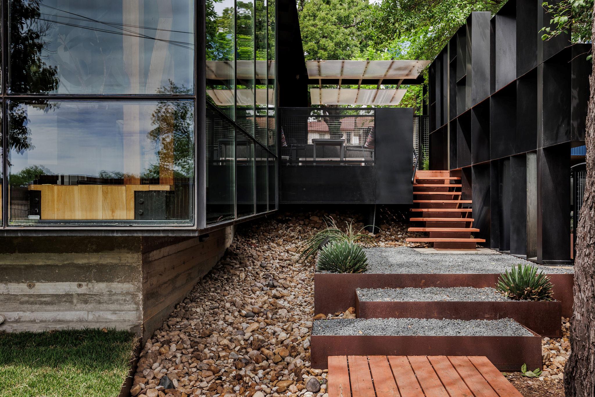 2700 E 12th St, Austin, TX 78702