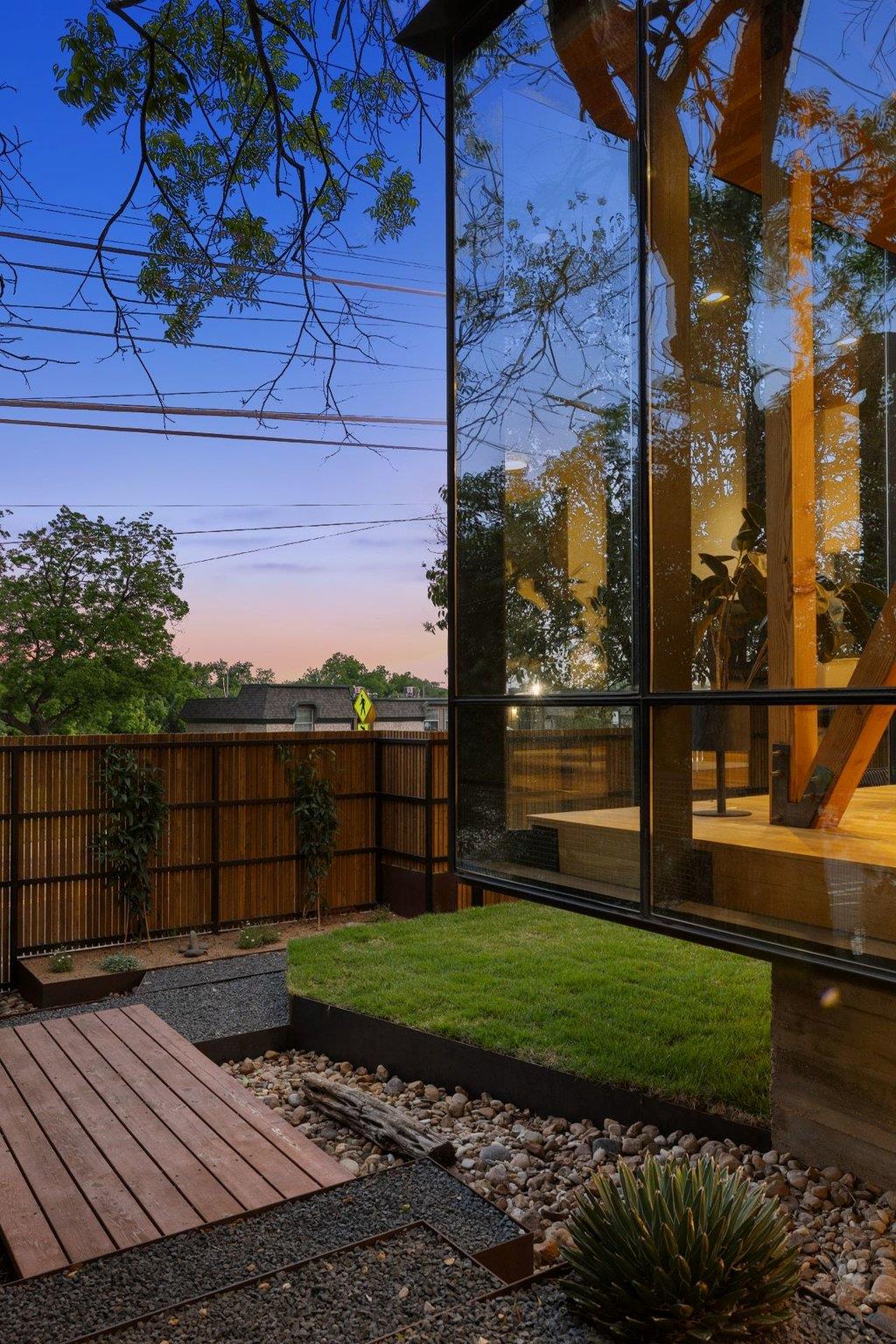 2700 E 12th St, Austin, TX 78702