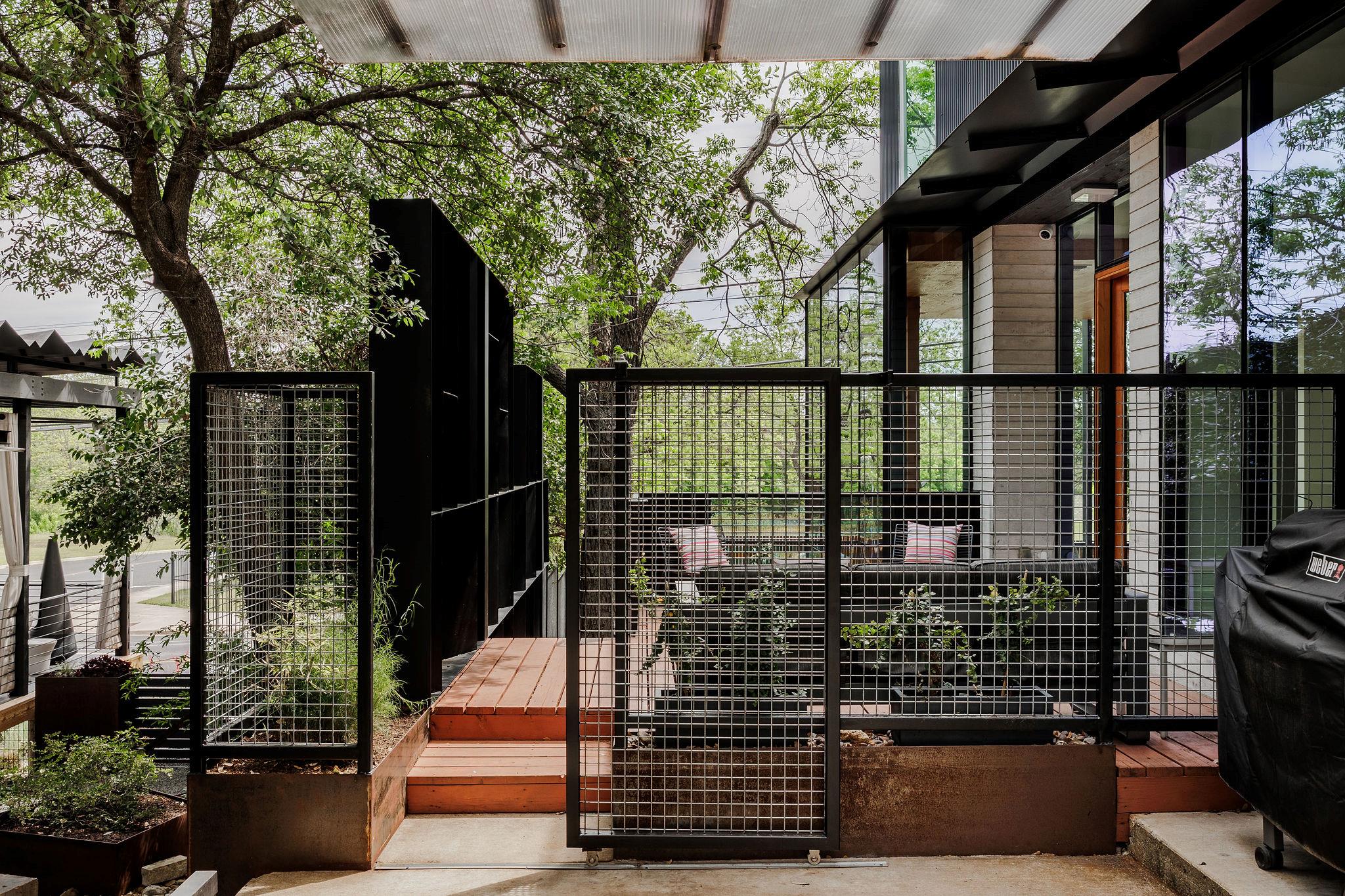 2700 E 12th St, Austin, TX 78702