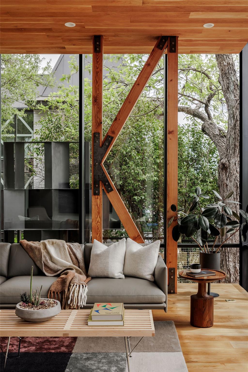 2700 E 12th St, Austin, TX 78702