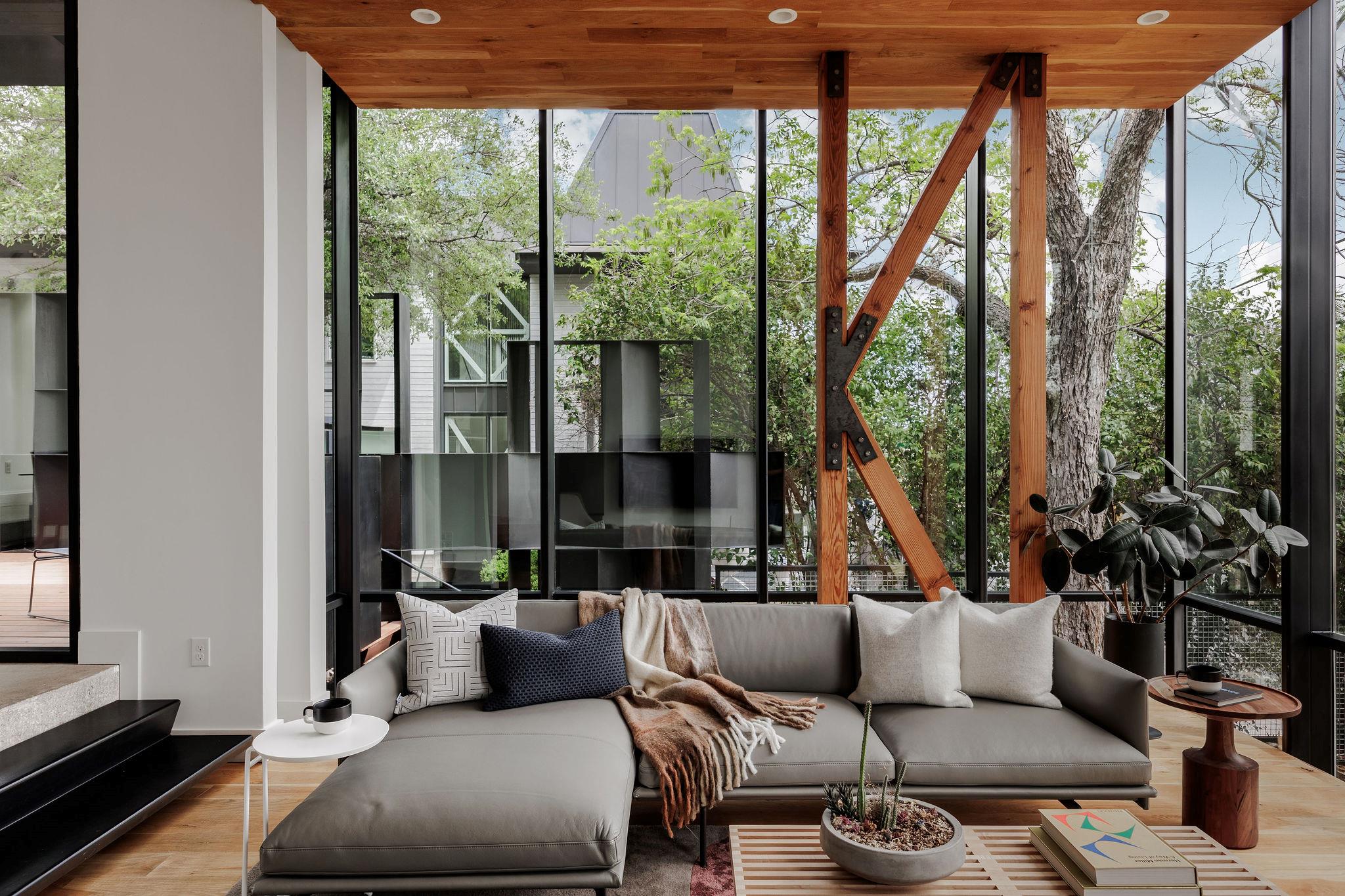 2700 E 12th St, Austin, TX 78702