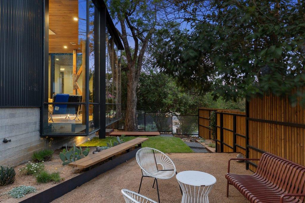 2700 E 12th St, Austin, TX 78702