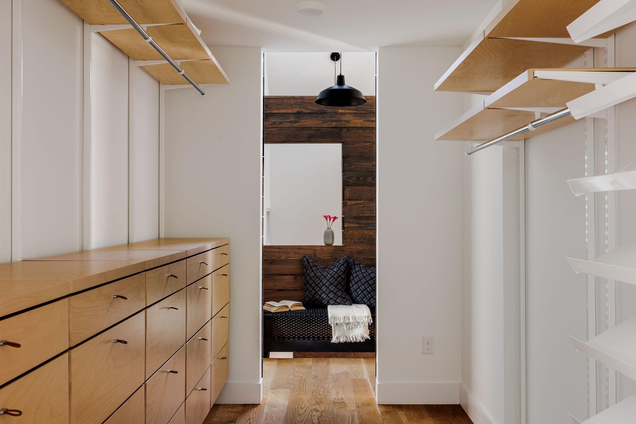 2700 E 12th St, Austin, TX 78702