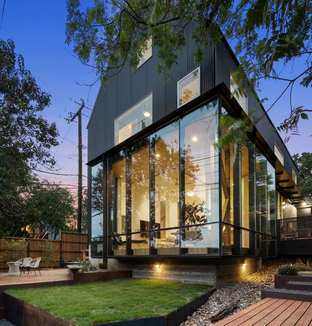 2700 E 12th St, Austin, TX 78702