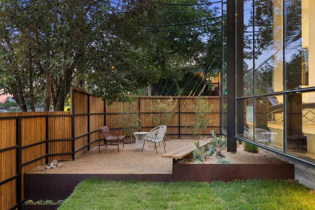 2700 E 12th St, Austin, TX 78702