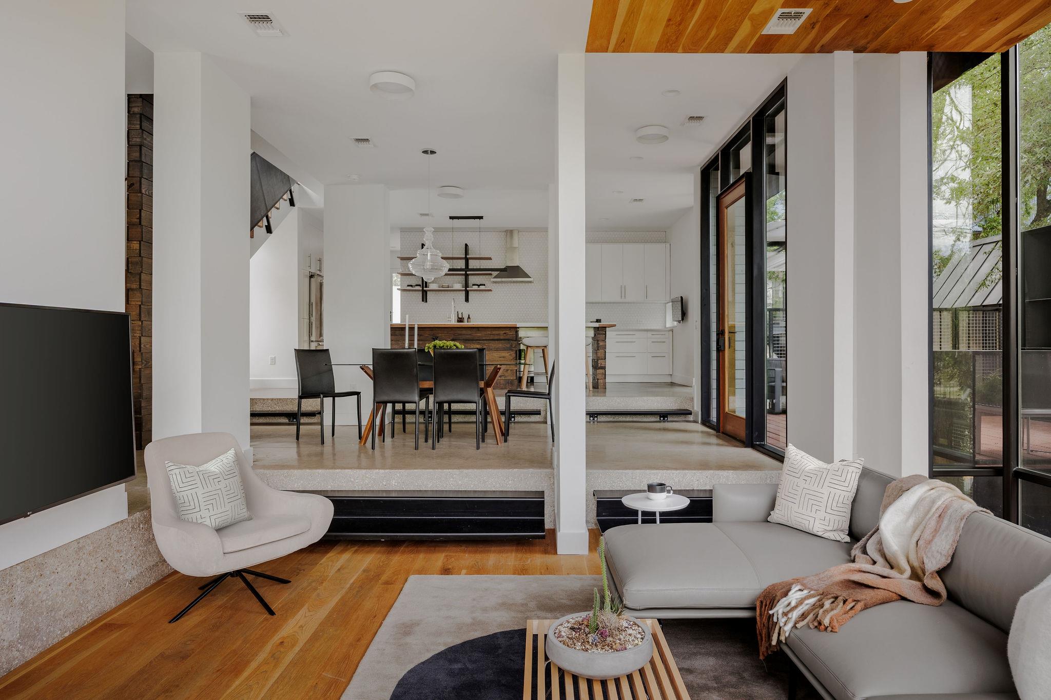 2700 E 12th St, Austin, TX 78702