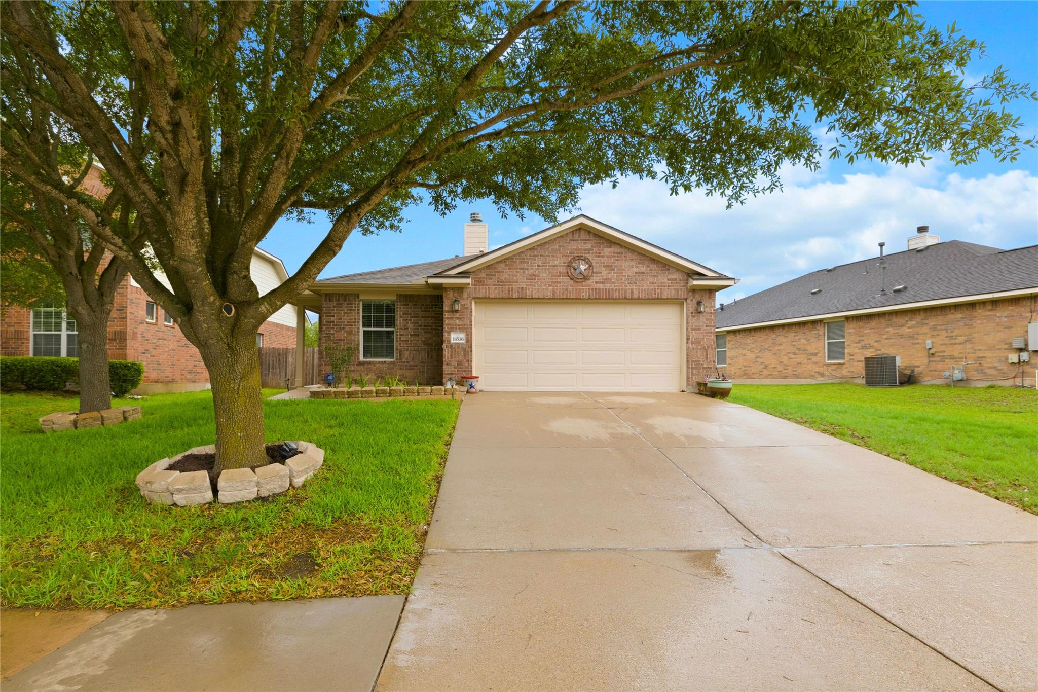 18536 Blue Pond Dr, Pflugerville, TX 78660