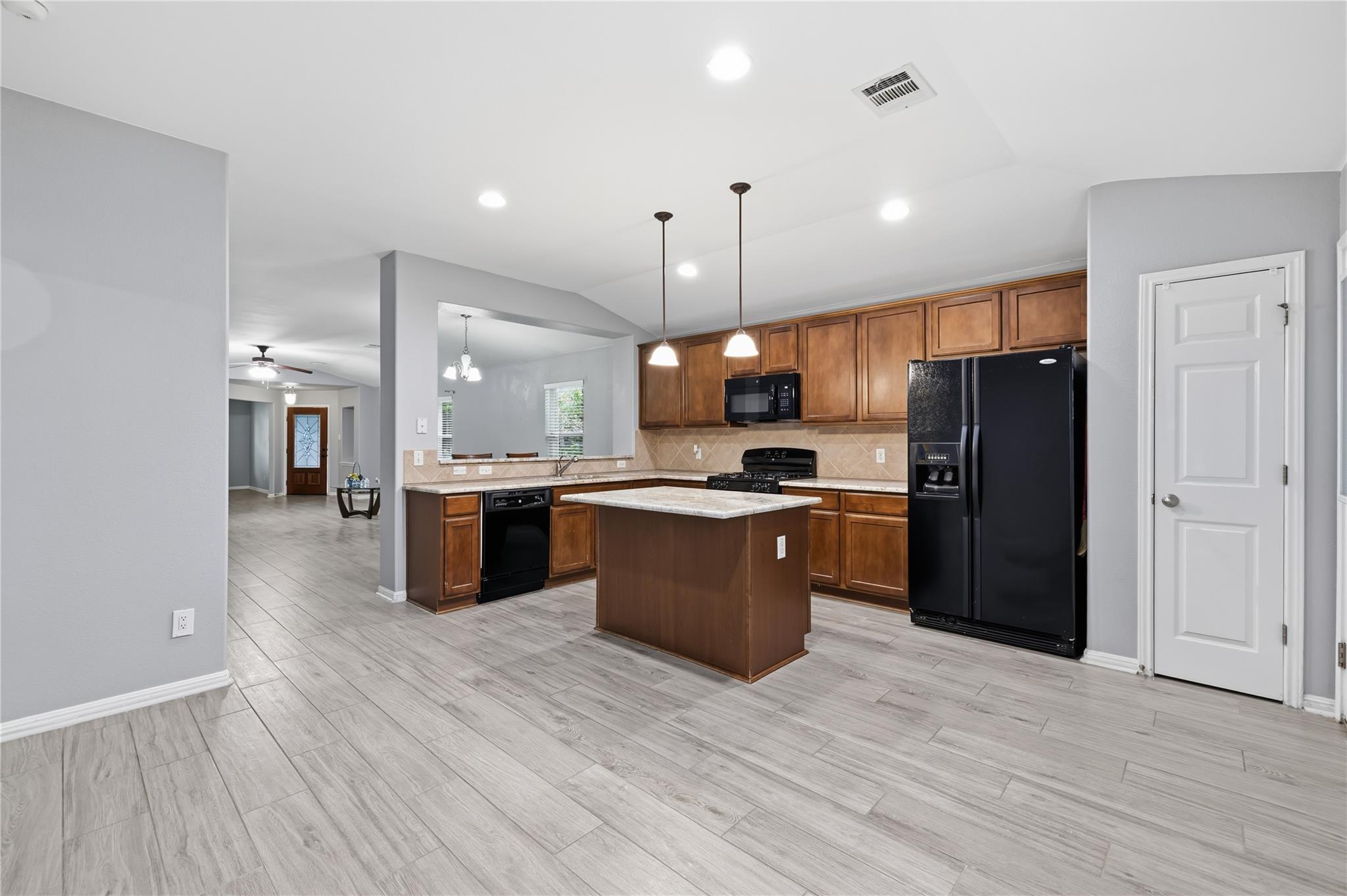 18536 Blue Pond Dr, Pflugerville, TX 78660