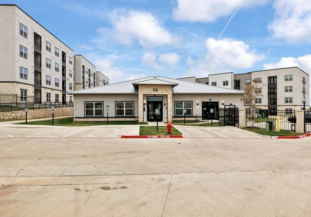2551 N Guadalupe St # 2109, Seguin, TX 78155