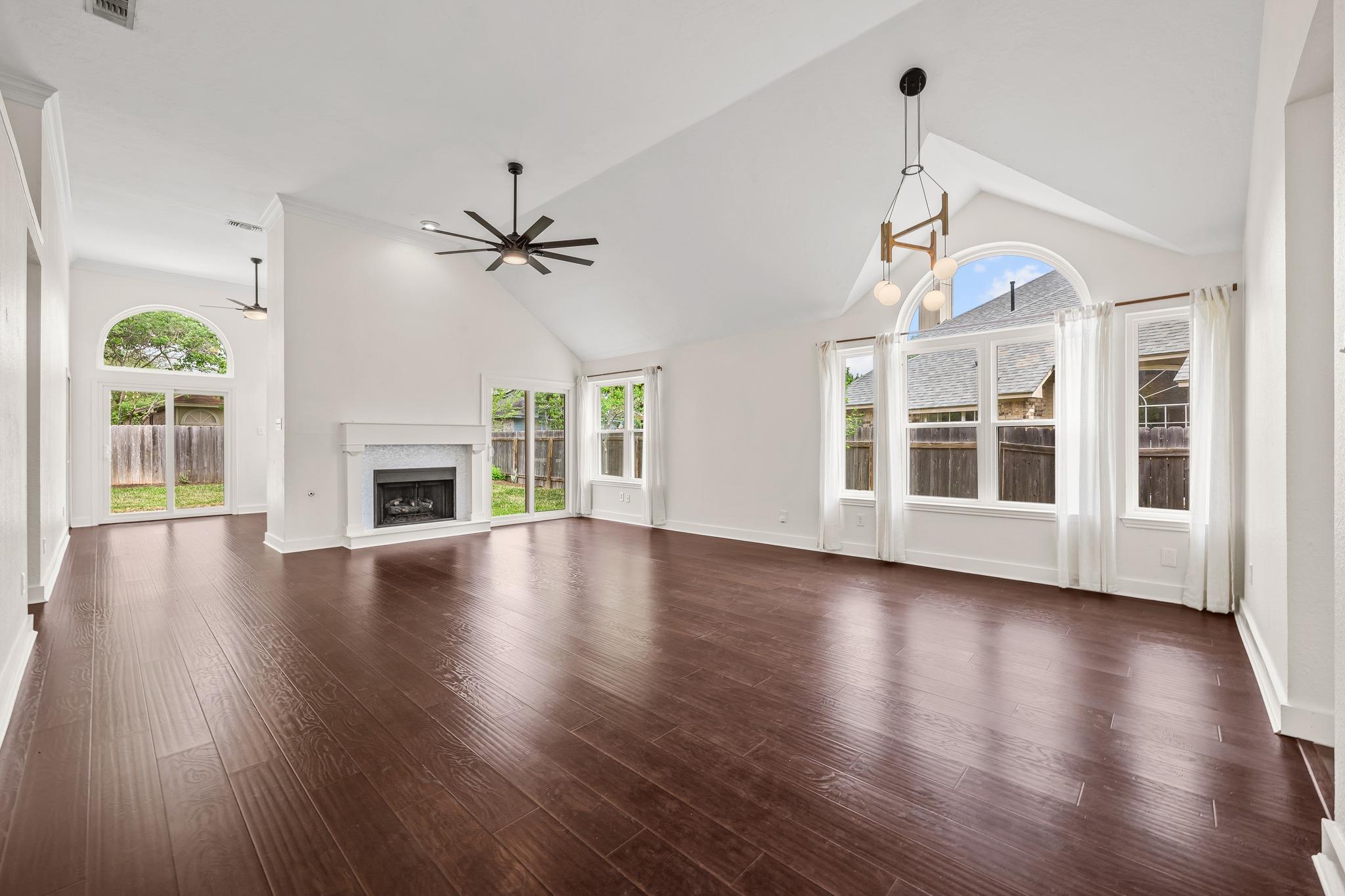 16920 E Dorman Dr, Round Rock, TX 78681