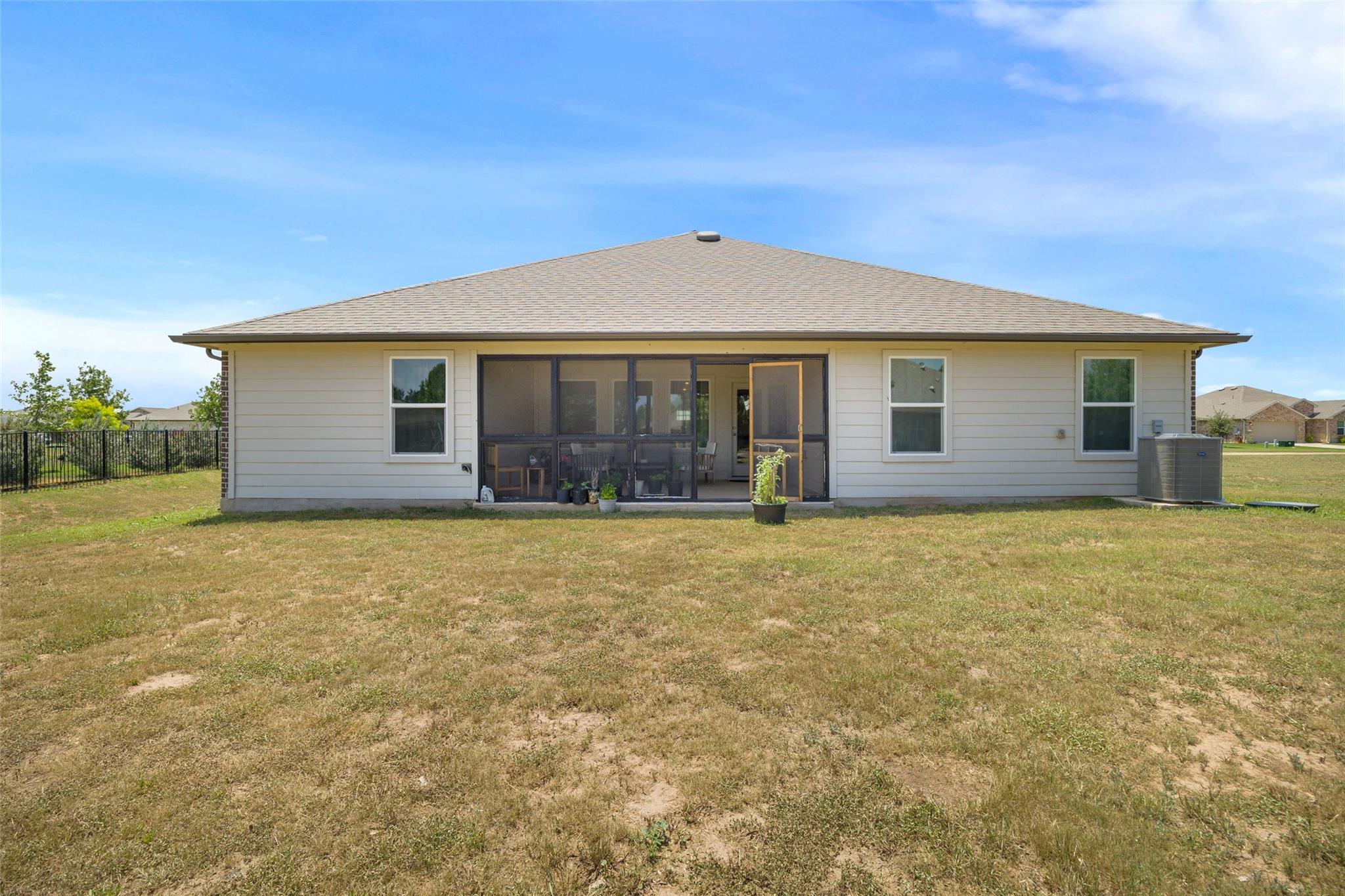 109 Egret Dr, Bastrop, TX 78602