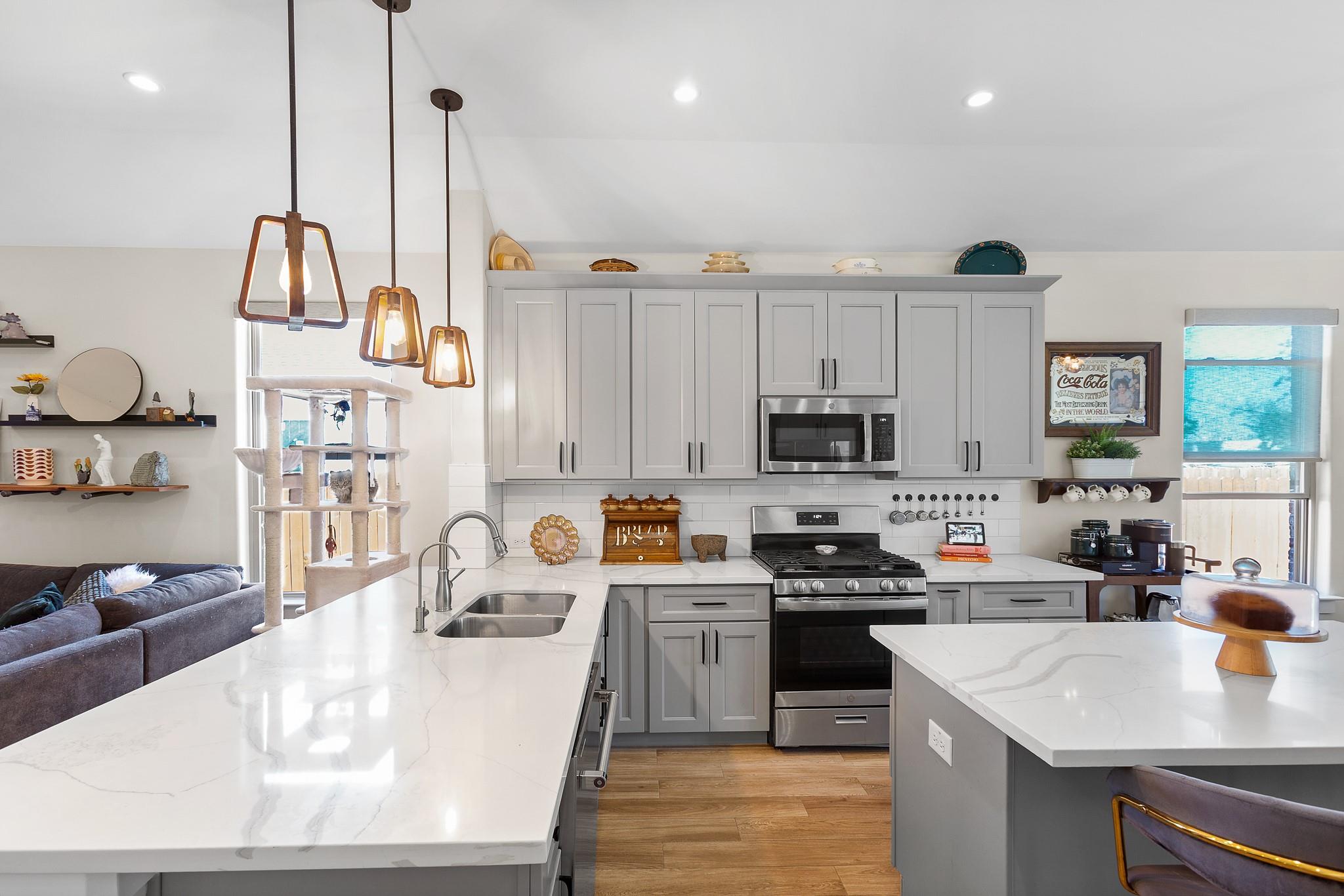 303 W Browning St, Manor, TX 78653