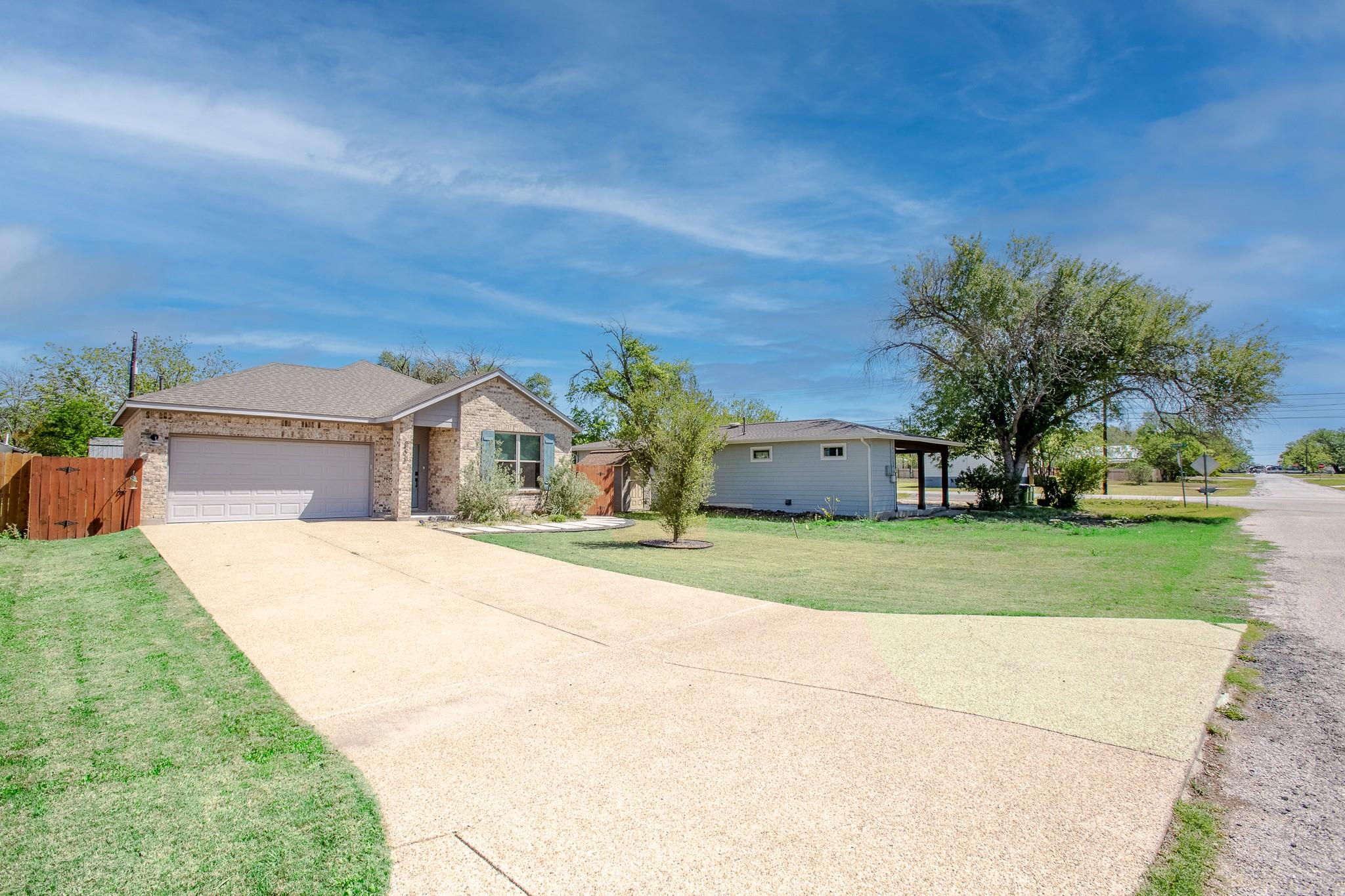 303 W Browning St, Manor, TX 78653