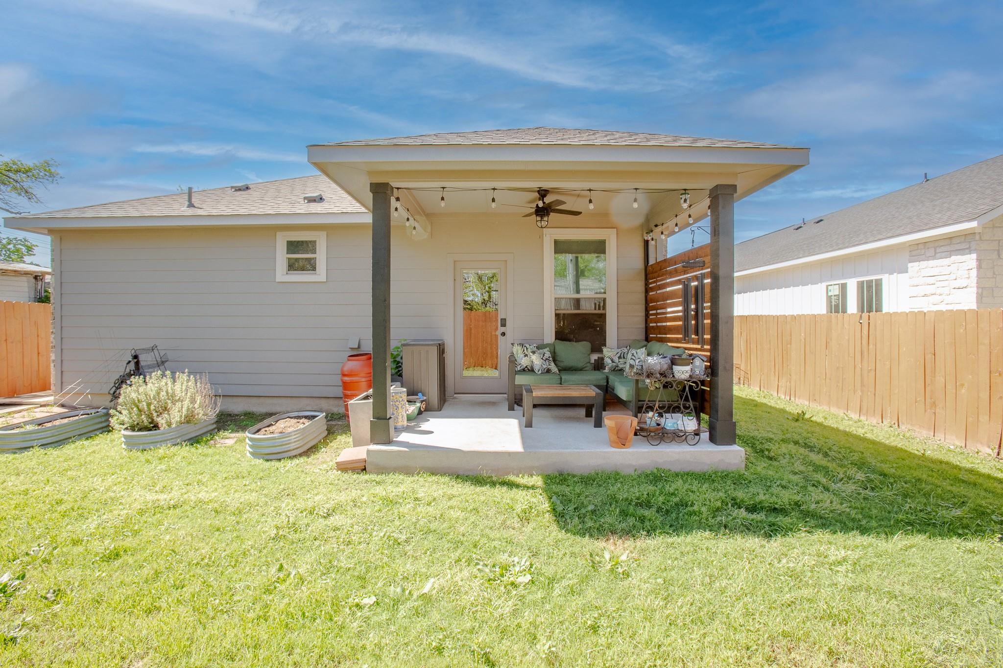 303 W Browning St, Manor, TX 78653