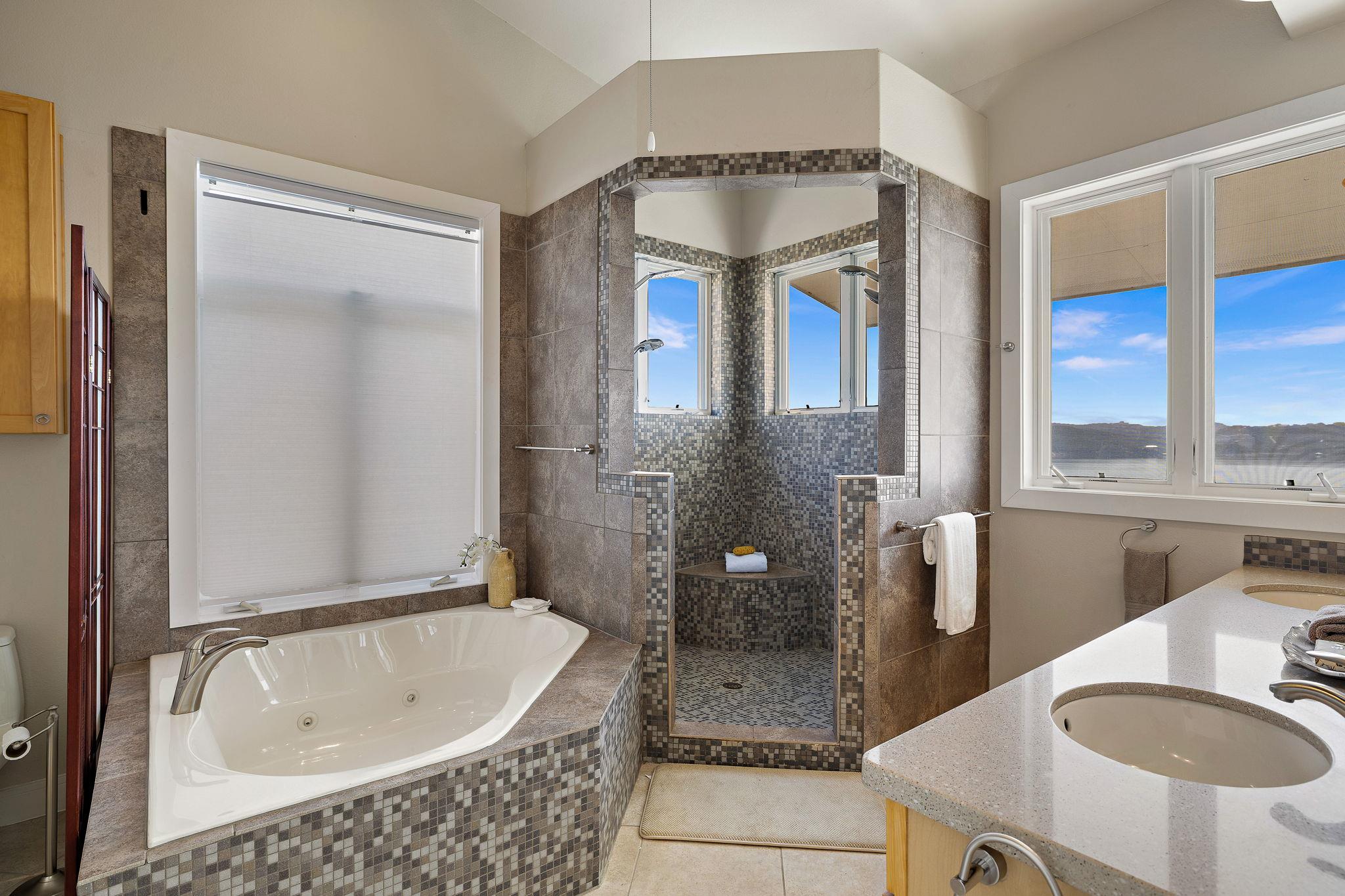 14020 Lake View Dr, Austin, TX 78732