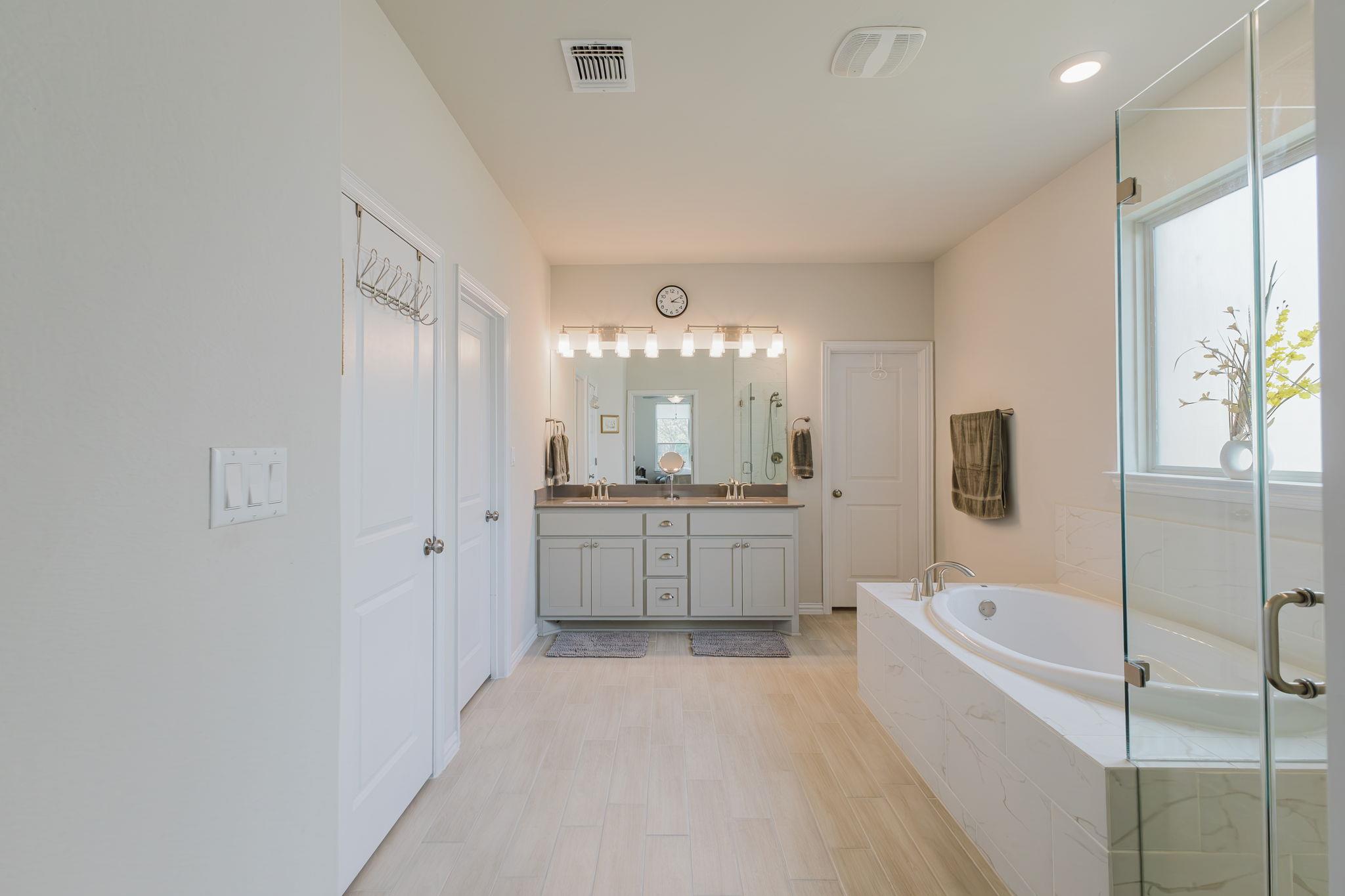 2021 Matlock Cir, Hutto, TX 78634