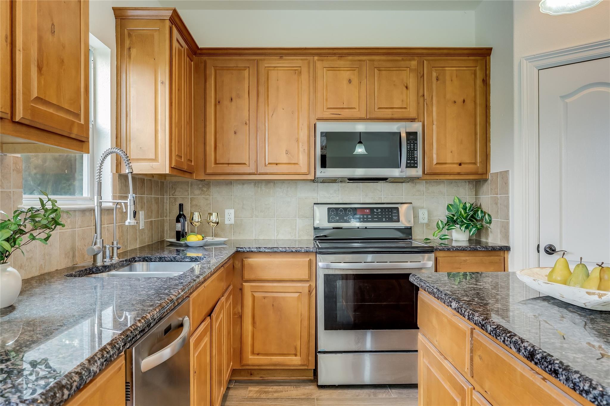 21825 Surrey Ln, Lago Vista, TX 78645