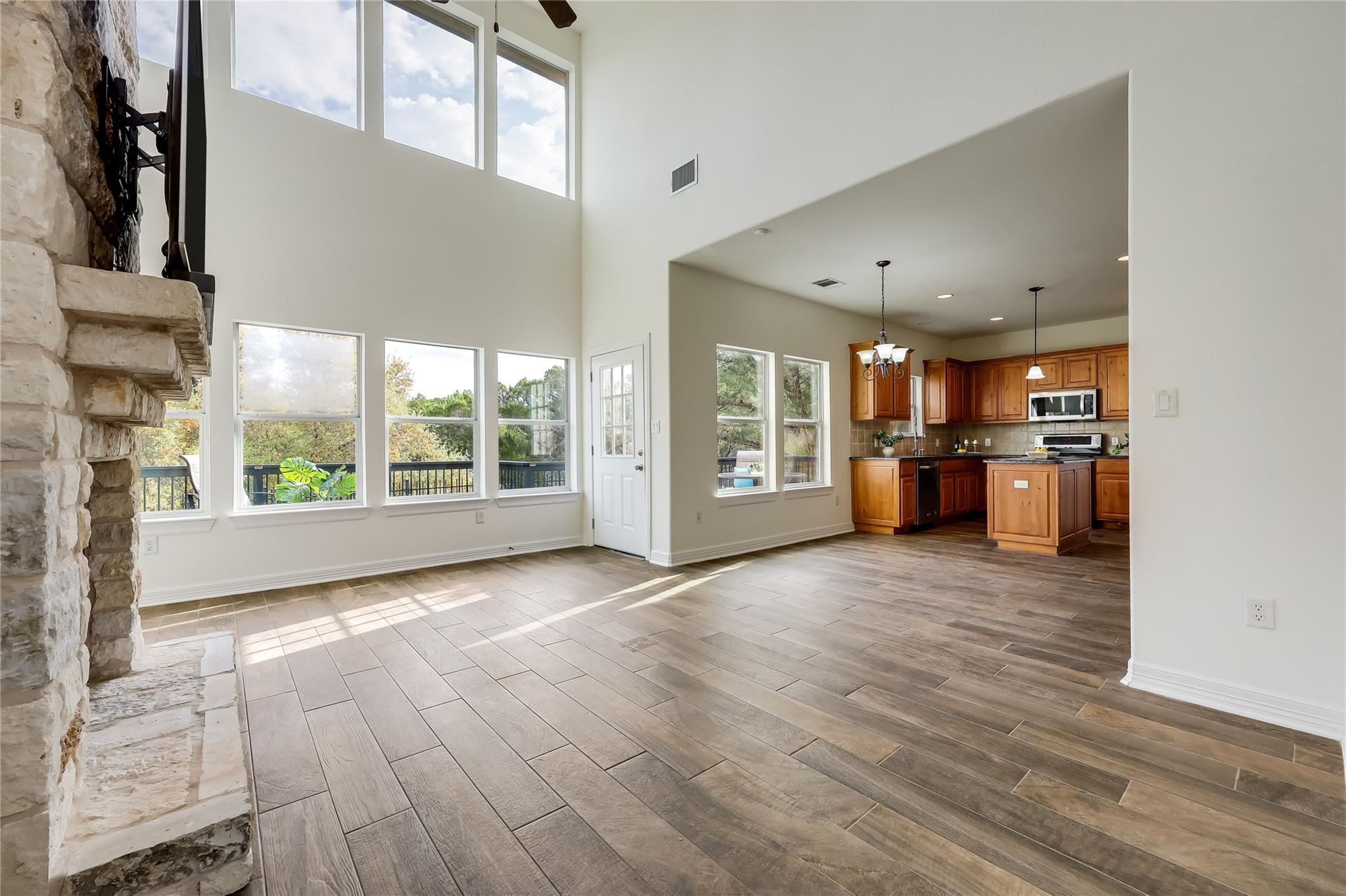 21825 Surrey Ln, Lago Vista, TX 78645