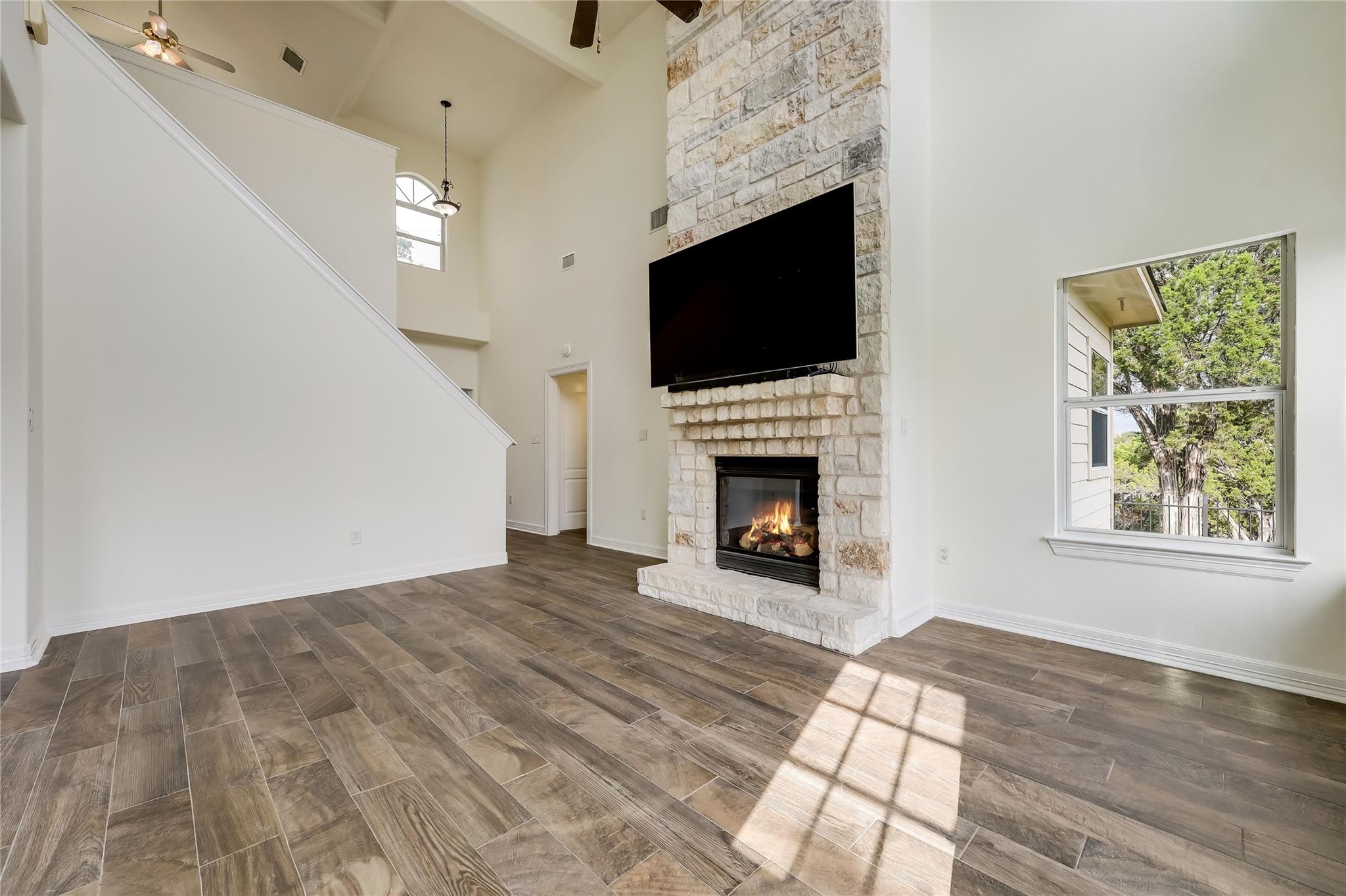 21825 Surrey Ln, Lago Vista, TX 78645