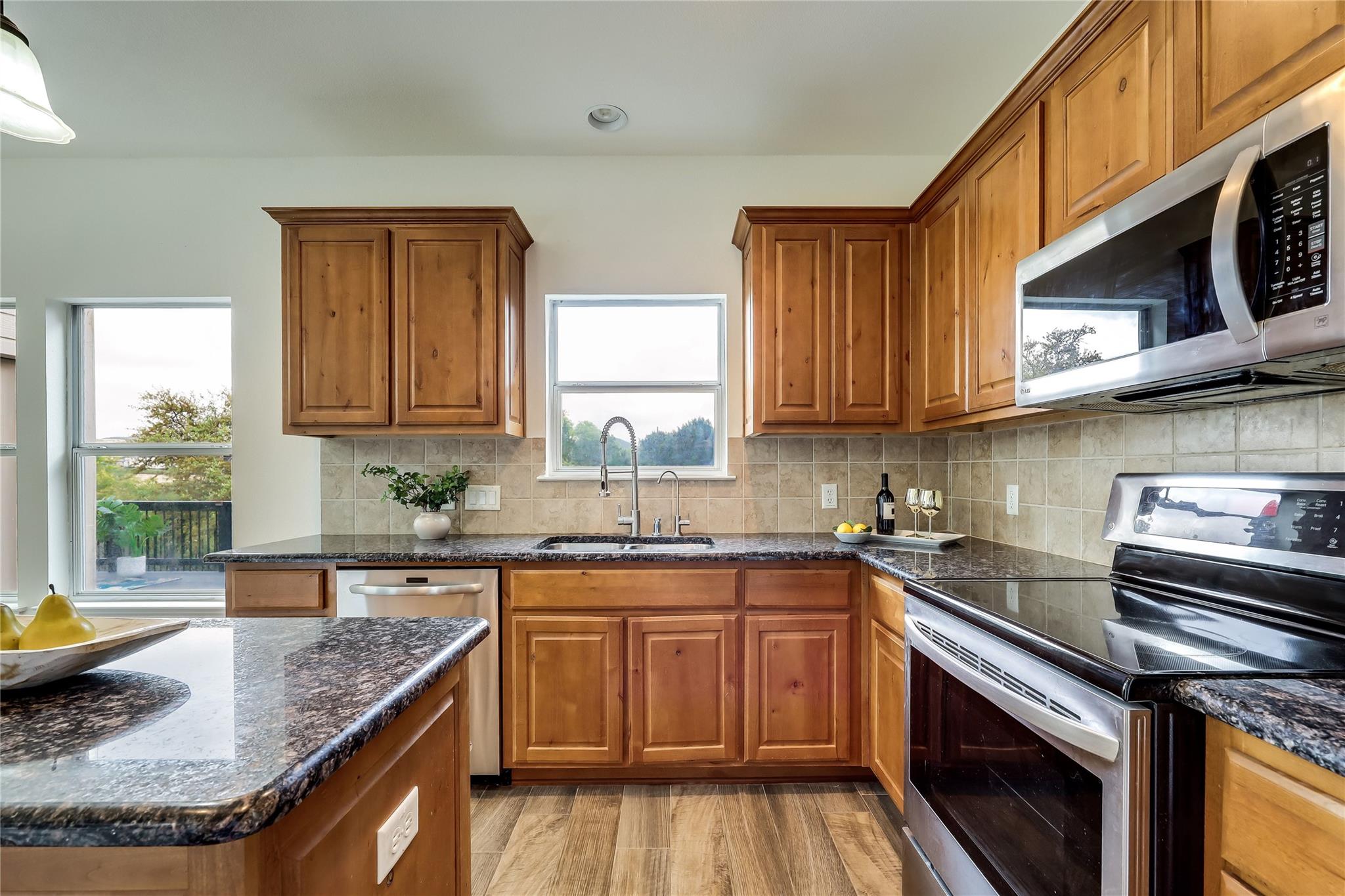 21825 Surrey Ln, Lago Vista, TX 78645