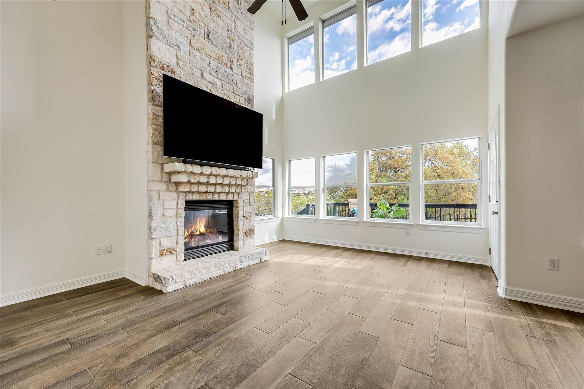 21825 Surrey Ln, Lago Vista, TX 78645