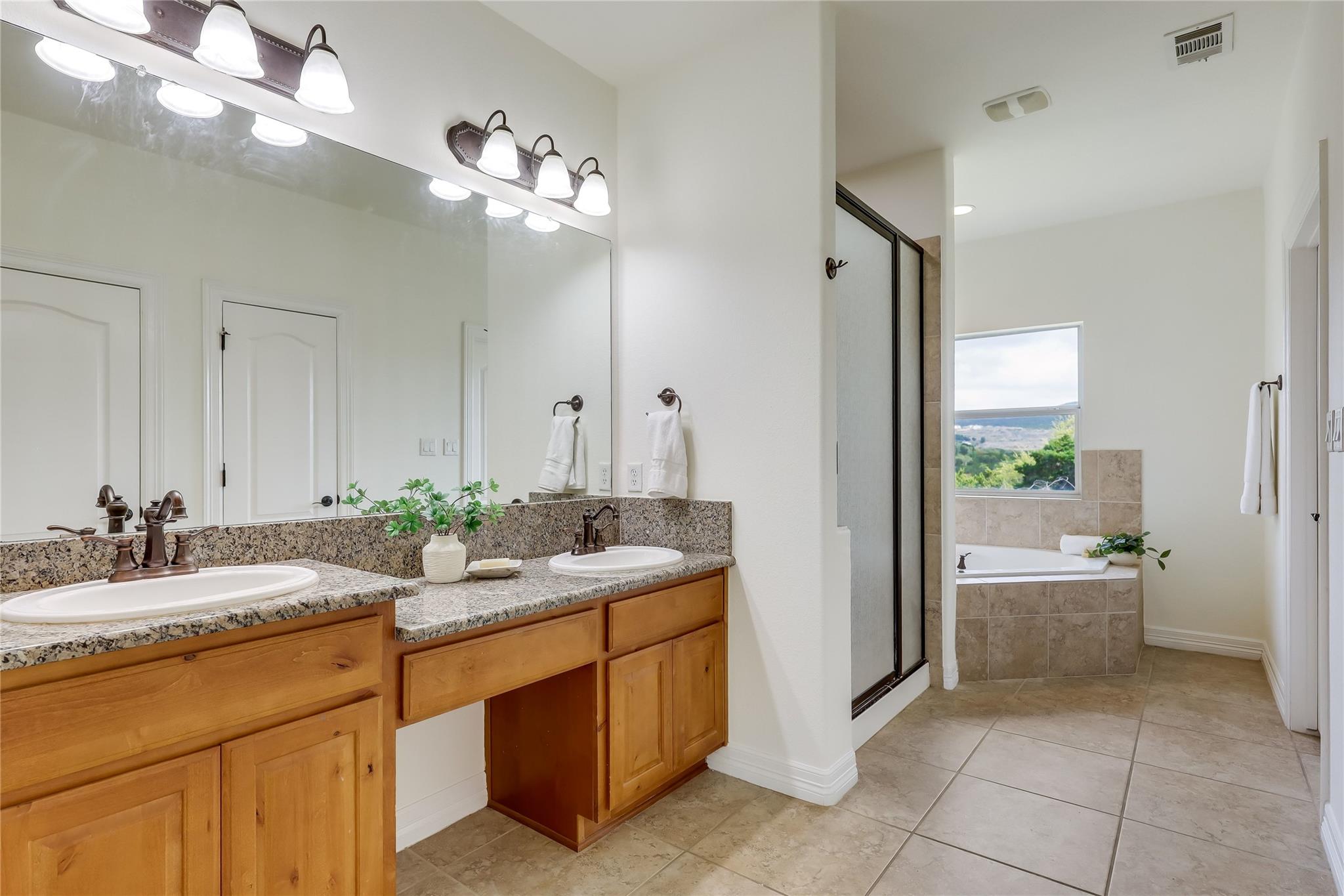 21825 Surrey Ln, Lago Vista, TX 78645