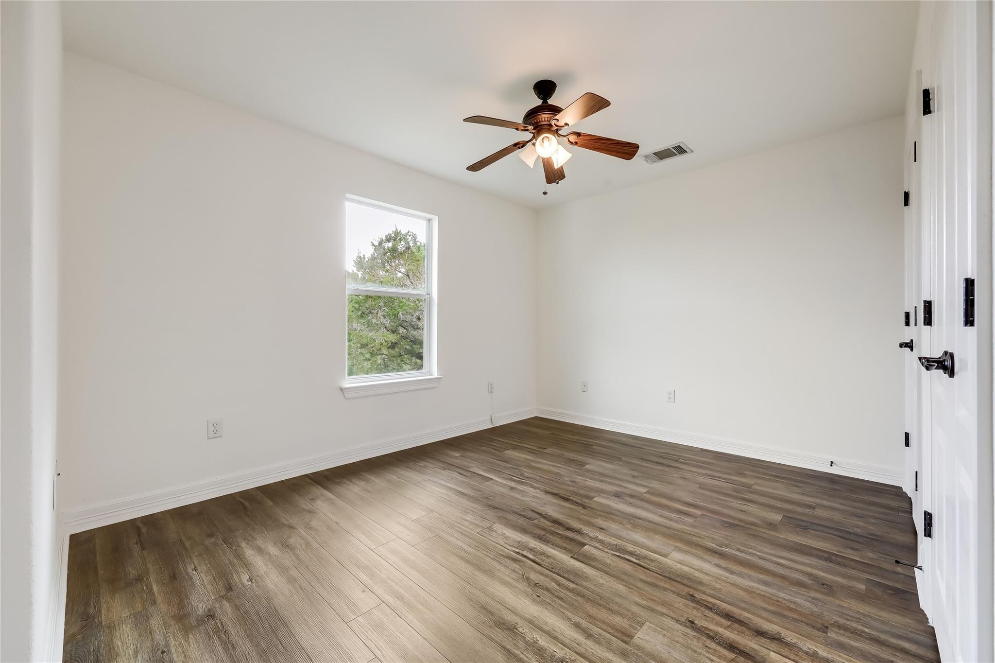 21825 Surrey Ln, Lago Vista, TX 78645