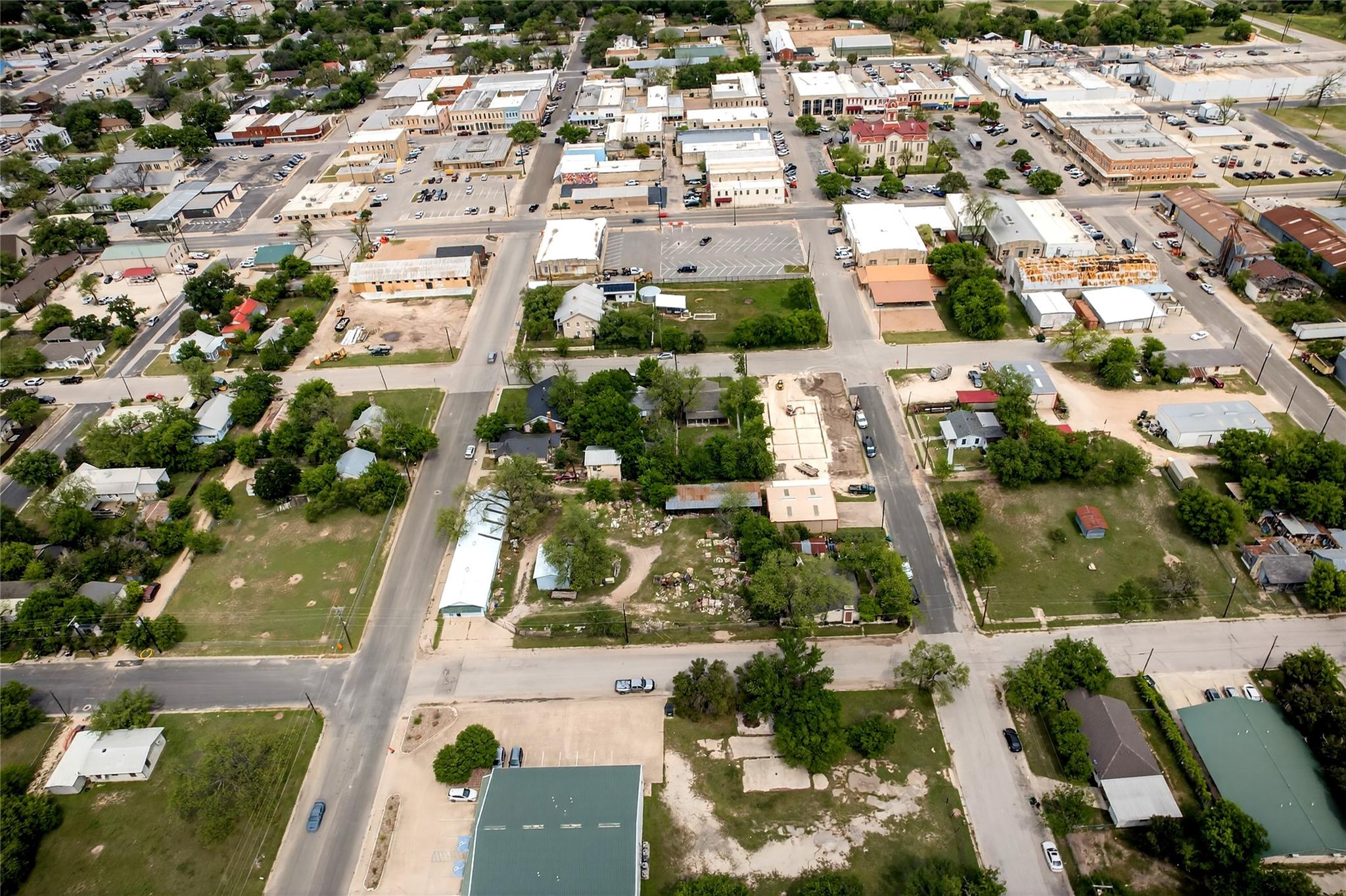 401 E 6th St, Lampasas, TX 76550