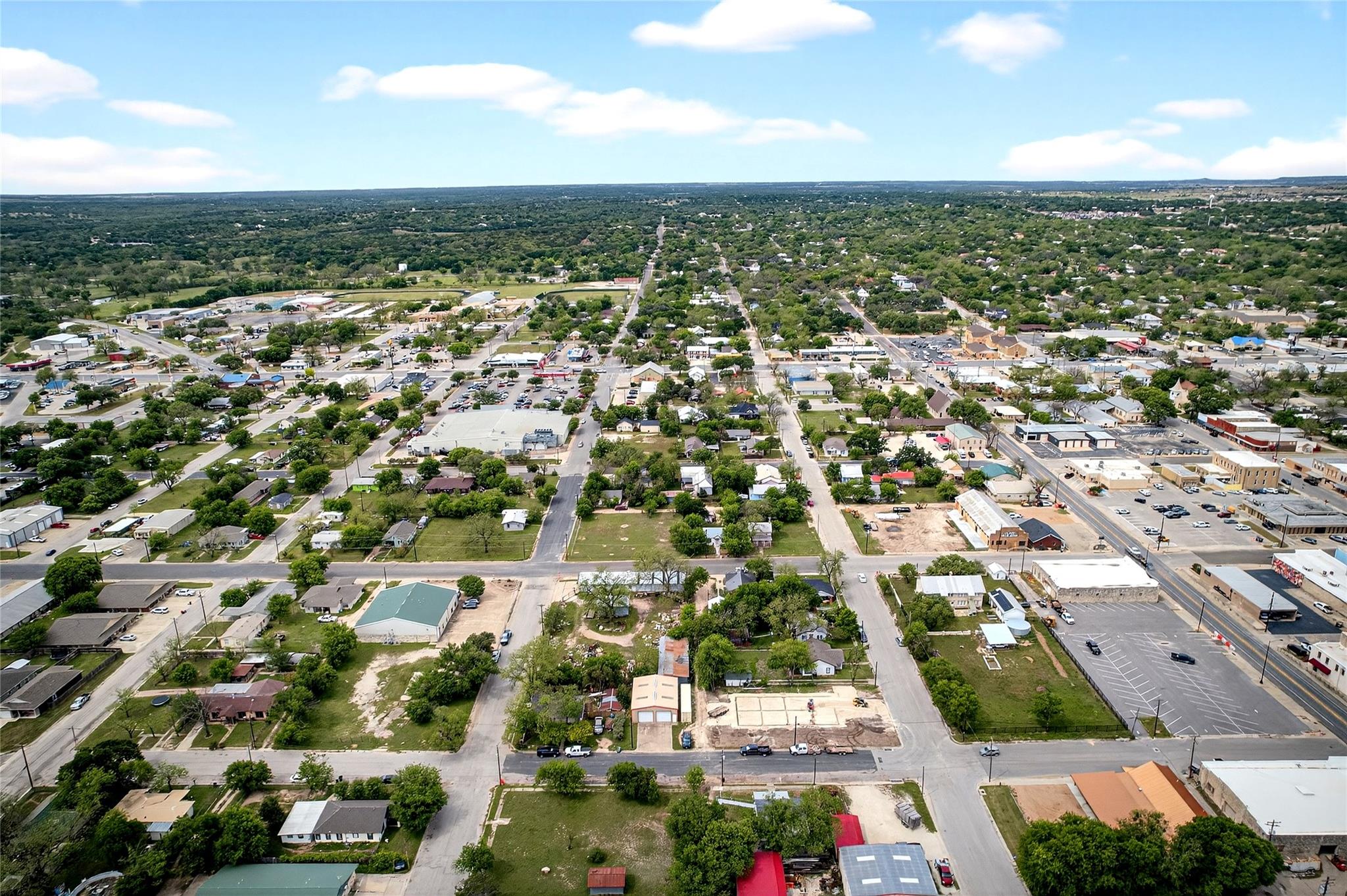 401 E 6th St, Lampasas, TX 76550