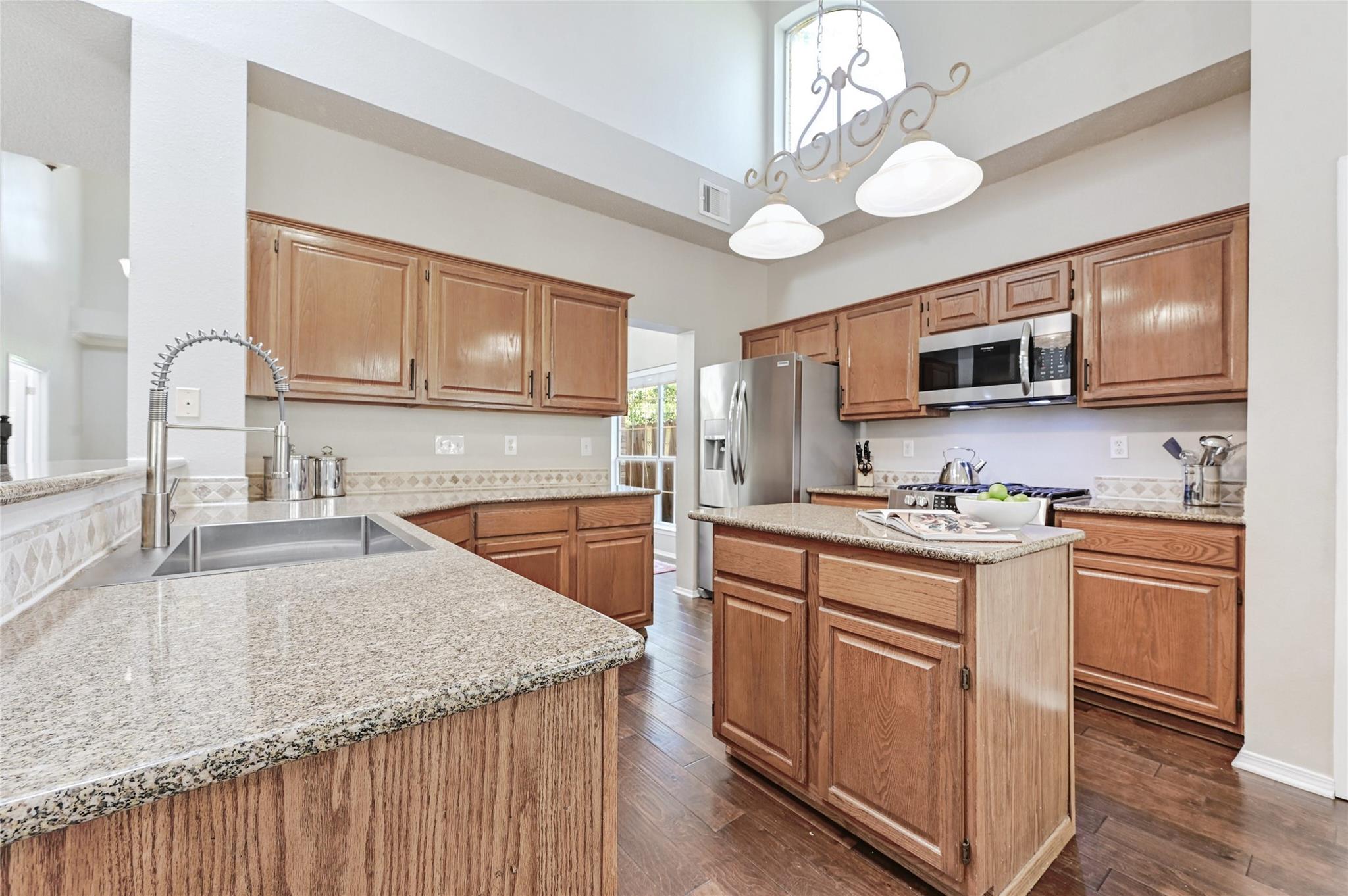 10906 Redgate Ln, Austin, TX 78739