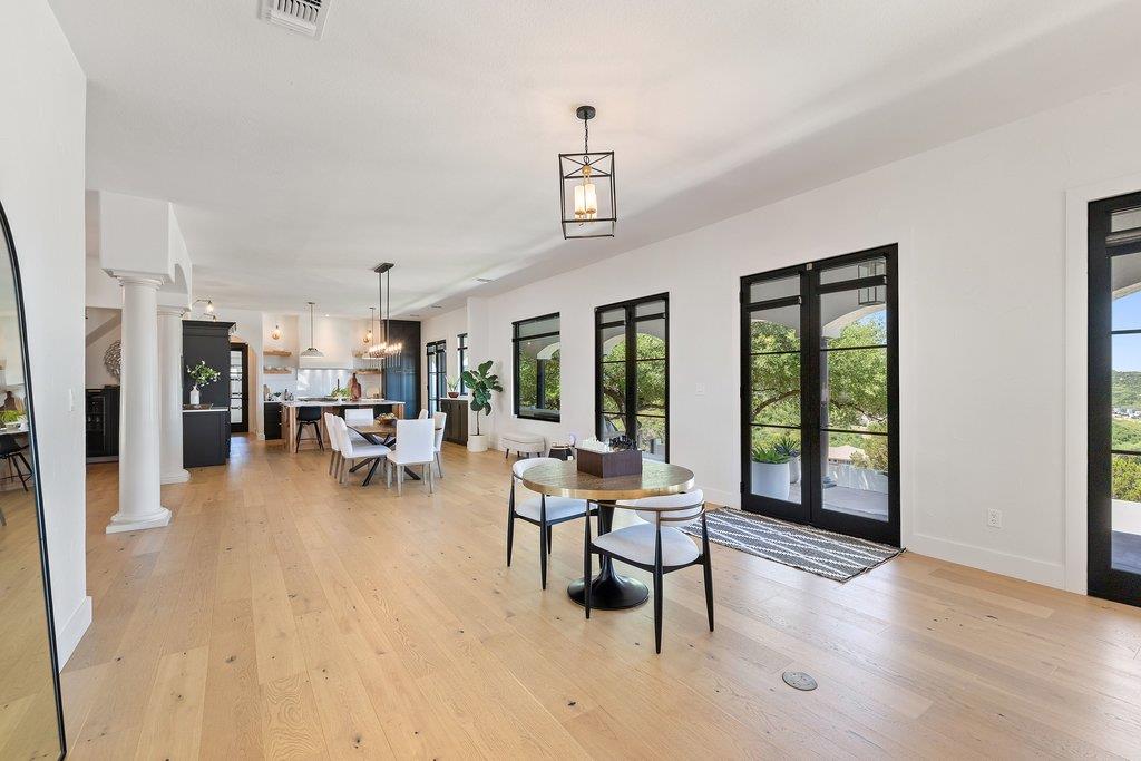 401 Rogart Dr, Spicewood, TX 78669