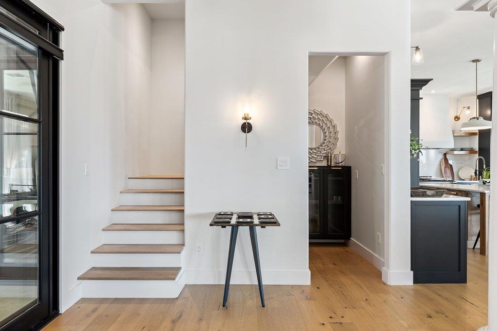 401 Rogart Dr, Spicewood, TX 78669