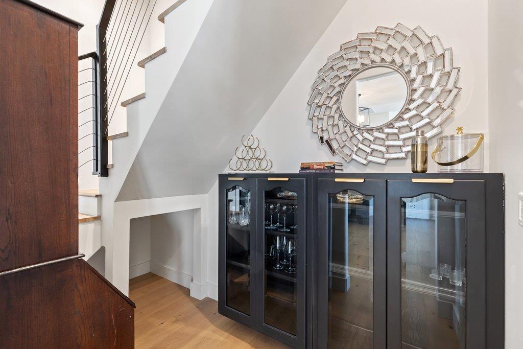 401 Rogart Dr, Spicewood, TX 78669