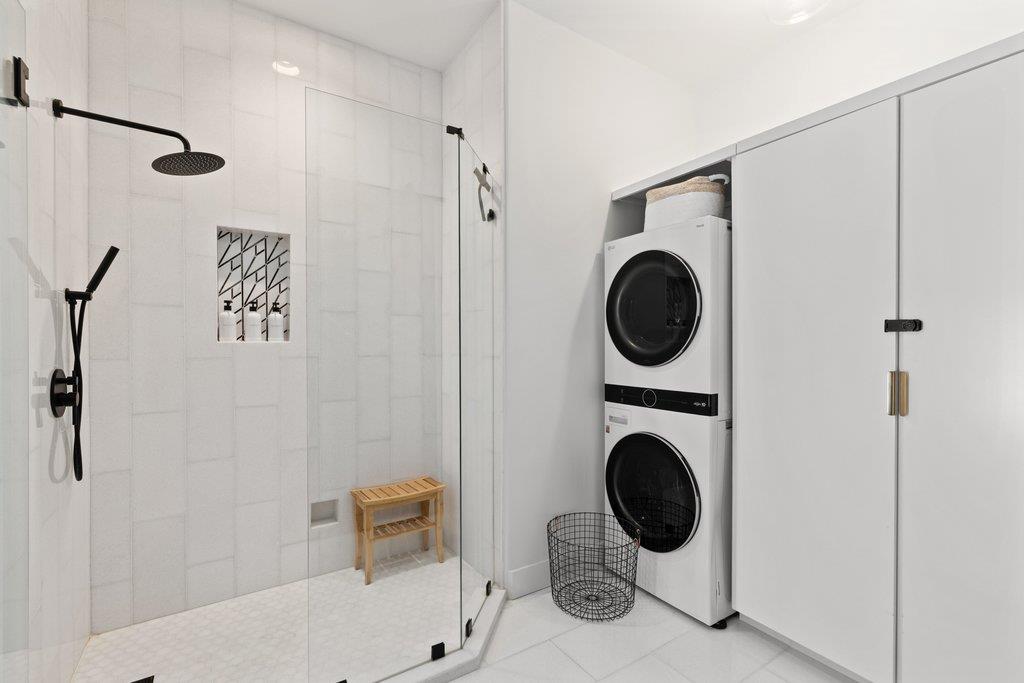 401 Rogart Dr, Spicewood, TX 78669