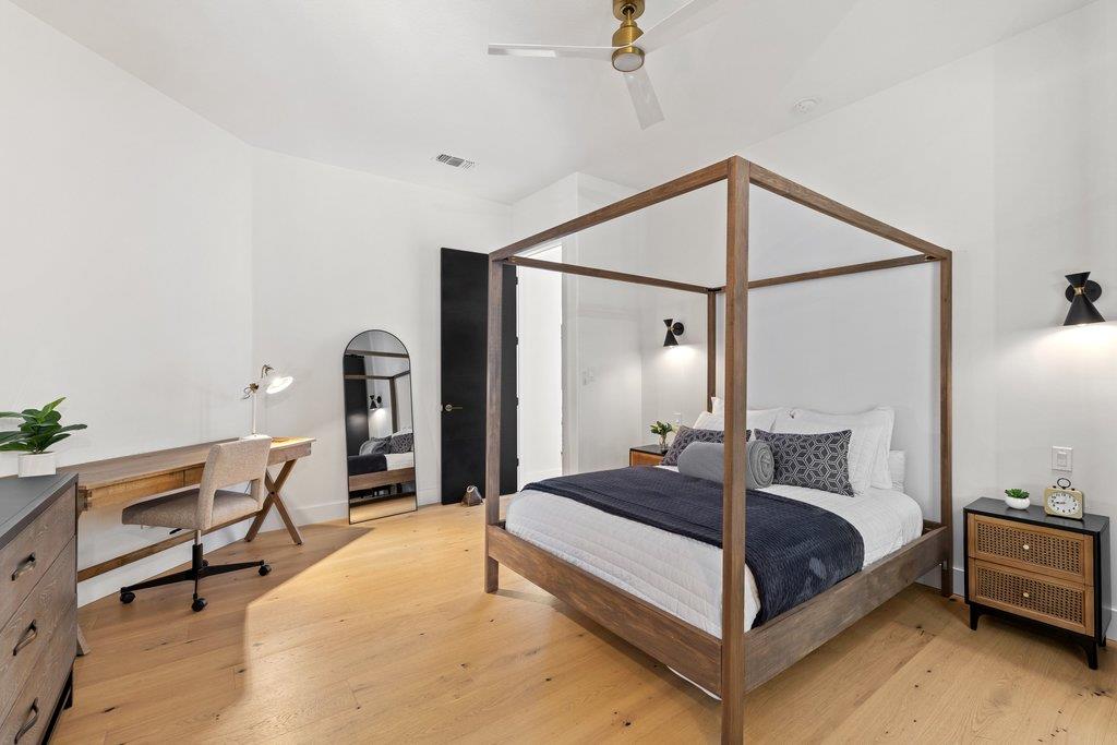 401 Rogart Dr, Spicewood, TX 78669