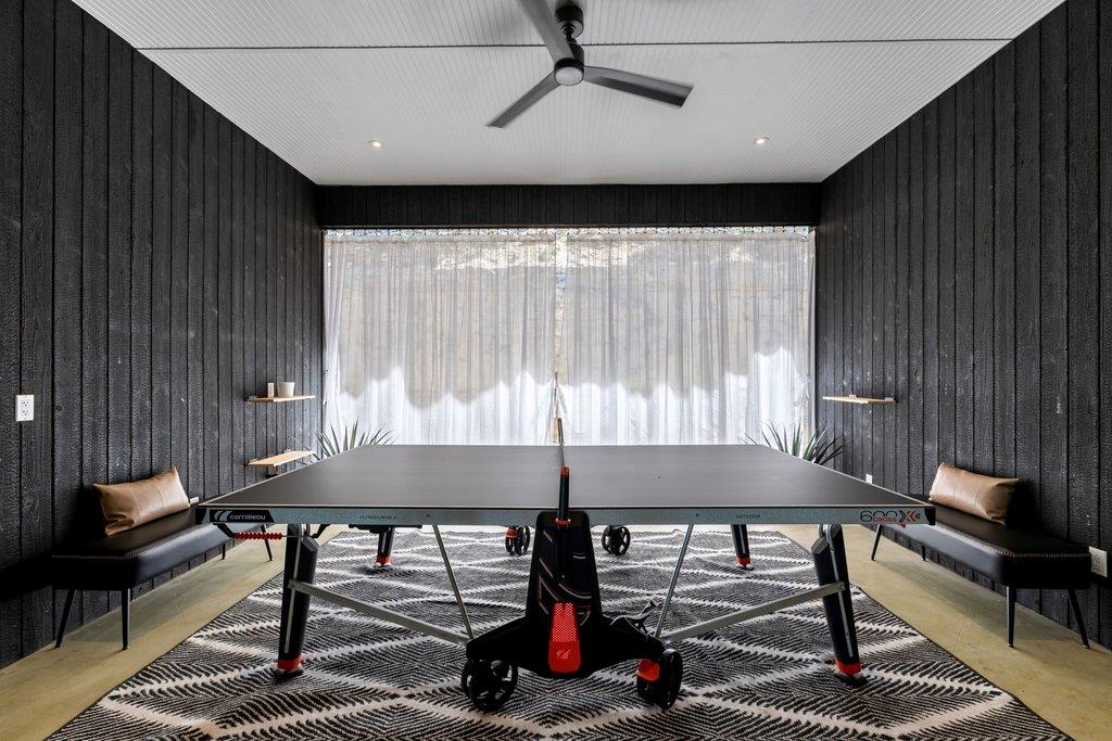 401 Rogart Dr, Spicewood, TX 78669