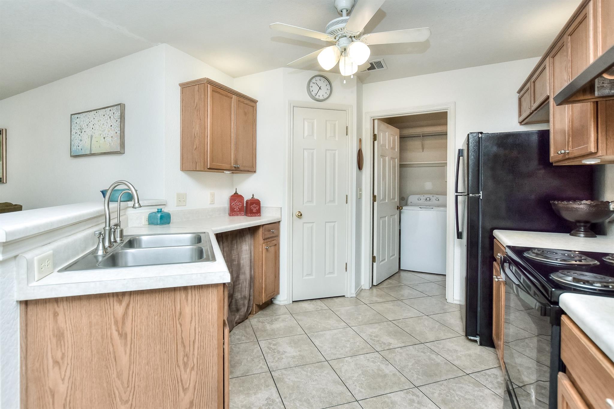 1410 E 3rd St, Georgetown, TX 78626