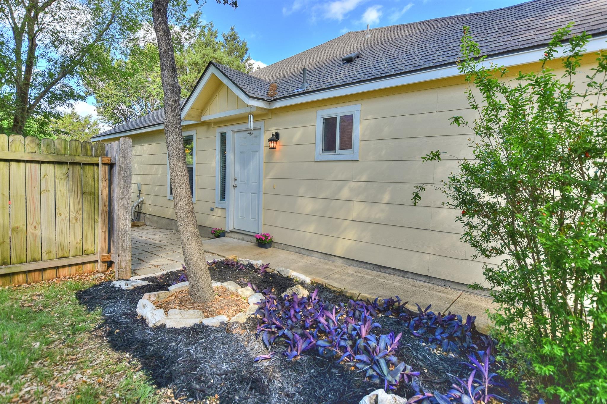 1410 E 3rd St, Georgetown, TX 78626