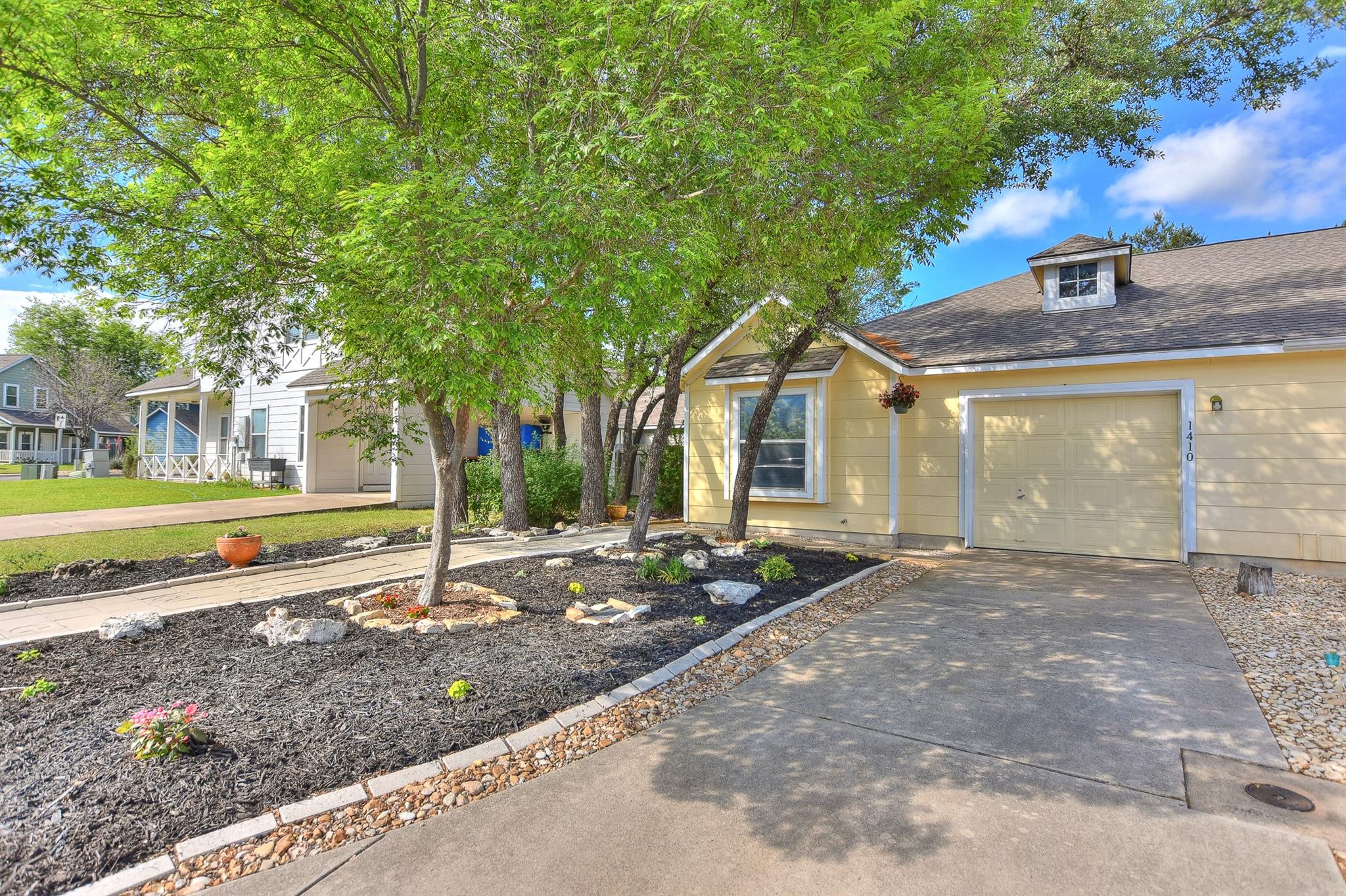 1410 E 3rd St, Georgetown, TX 78626