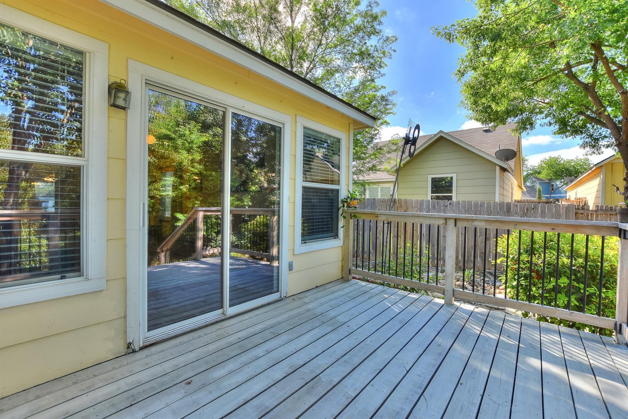 1410 E 3rd St, Georgetown, TX 78626