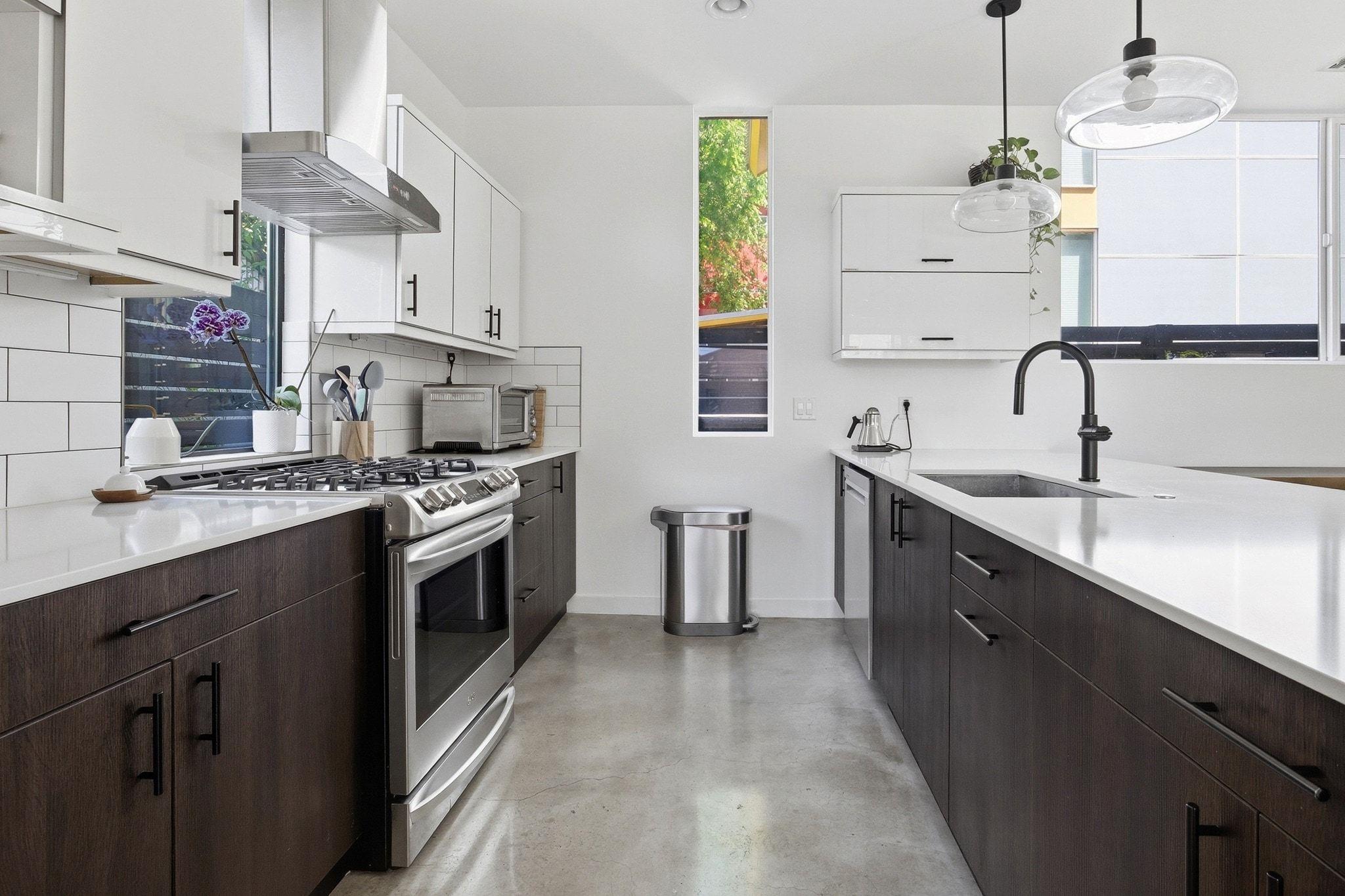 1606 Salina St, Austin, TX 78702