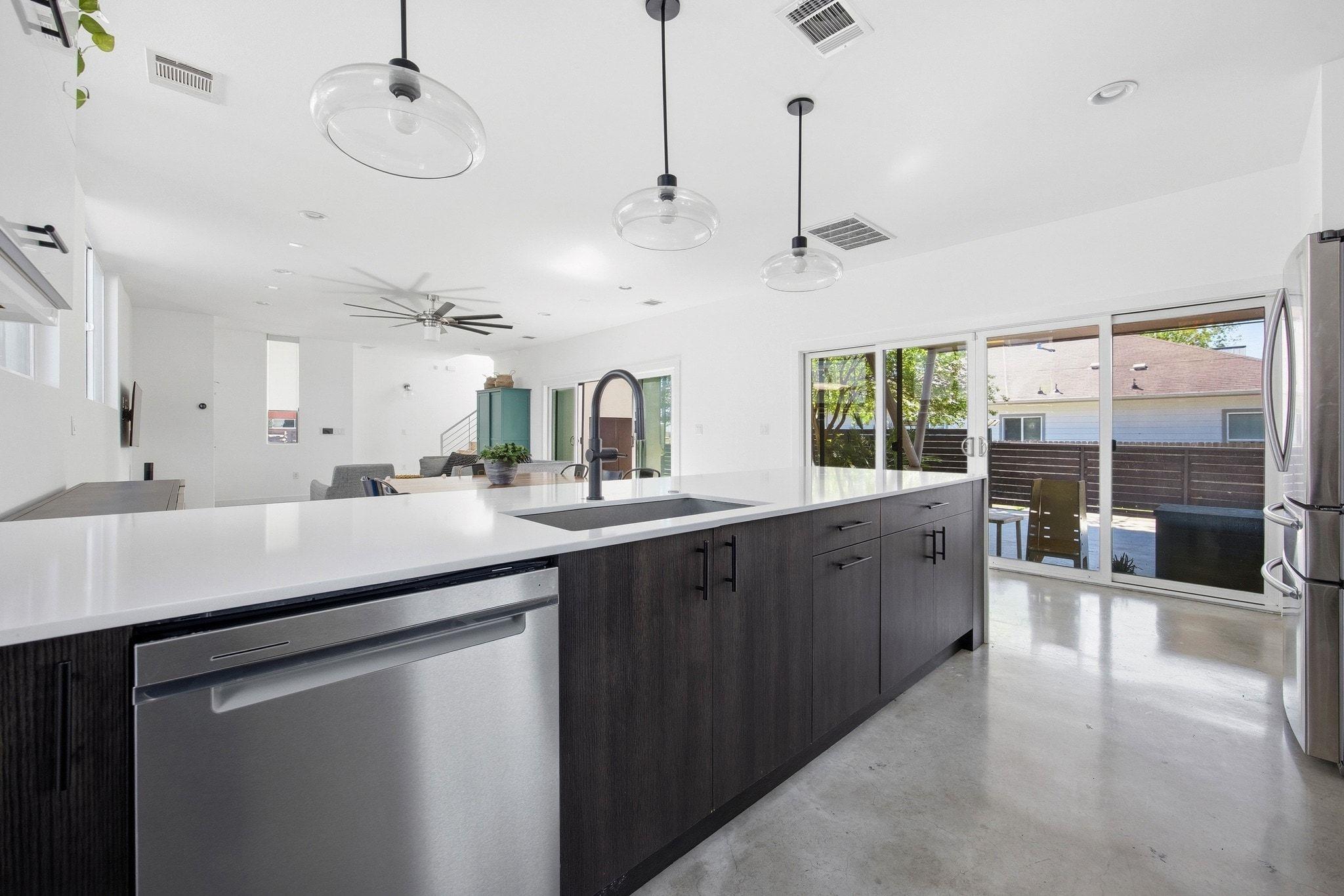 1606 Salina St, Austin, TX 78702