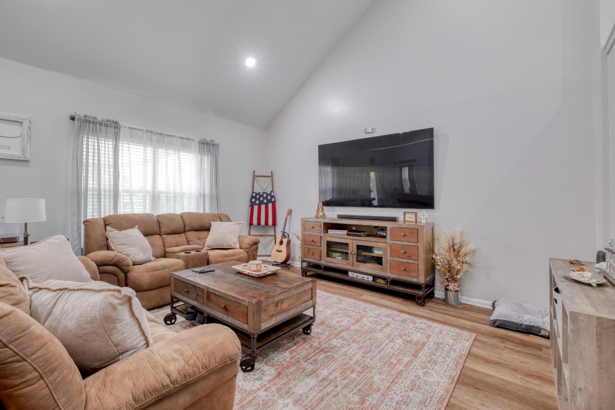 401 Coleto Creek Loop, Kyle, TX 78640