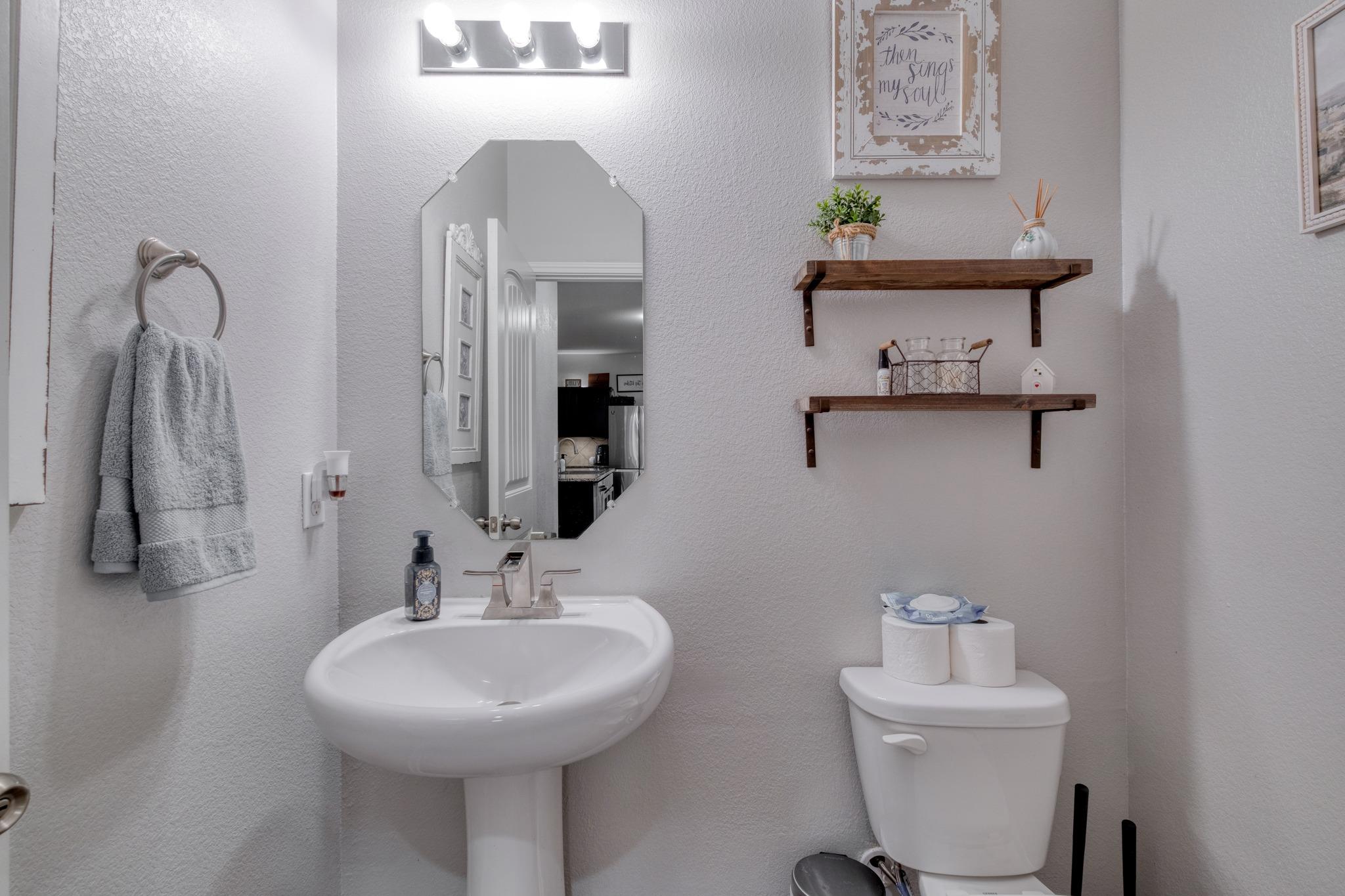 401 Coleto Creek Loop, Kyle, TX 78640