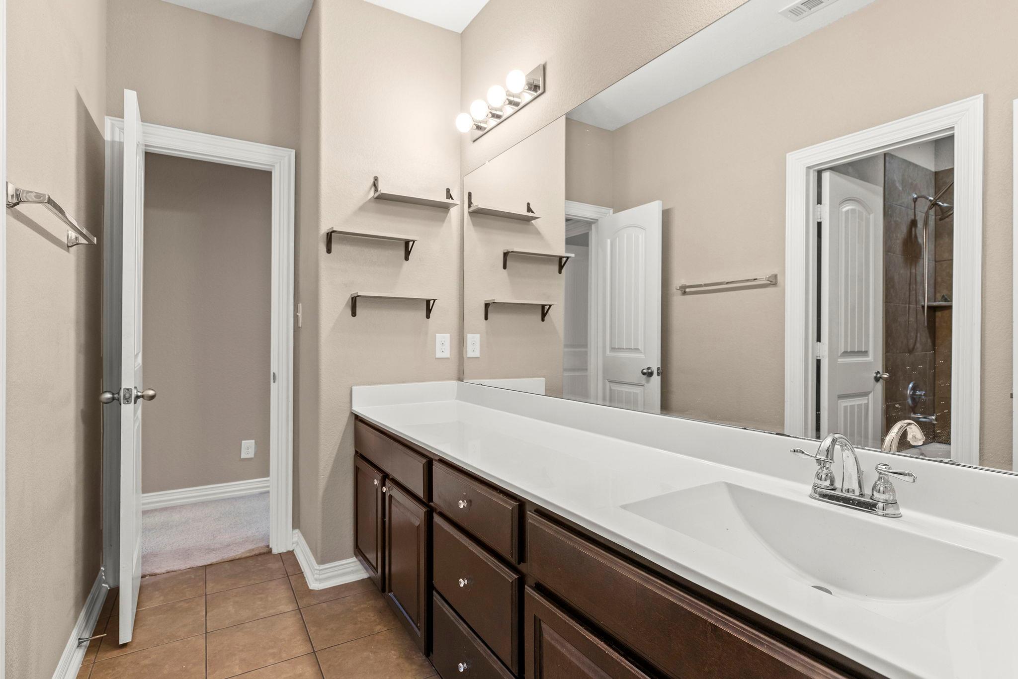 8093 Arezzo Dr, Round Rock, TX 78665