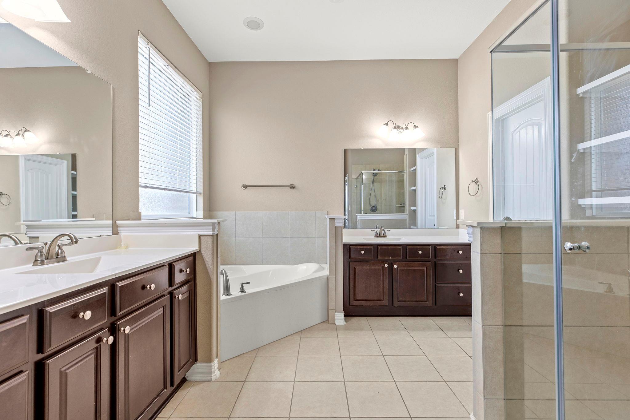 8093 Arezzo Dr, Round Rock, TX 78665