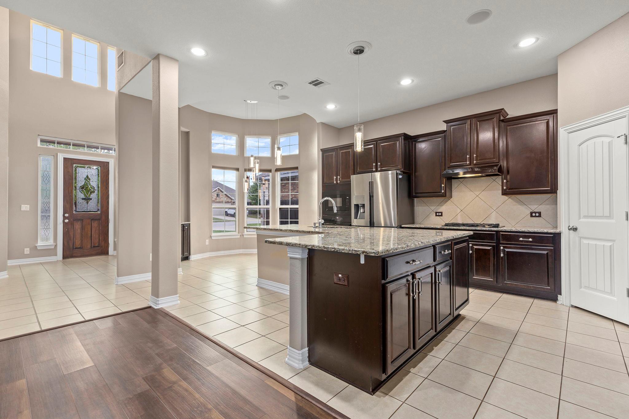 8093 Arezzo Dr, Round Rock, TX 78665