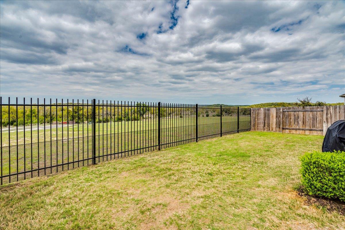 145 El Capitan Loop, Dripping Springs, TX 78620