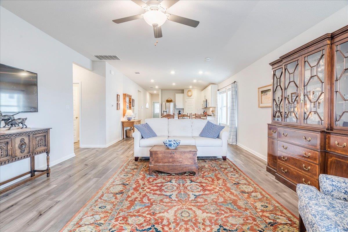 145 El Capitan Loop, Dripping Springs, TX 78620