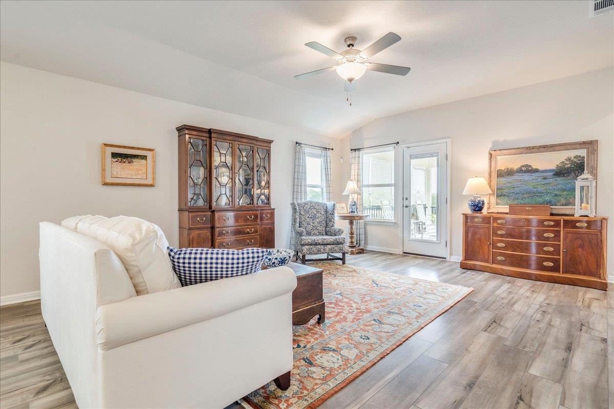 145 El Capitan Loop, Dripping Springs, TX 78620